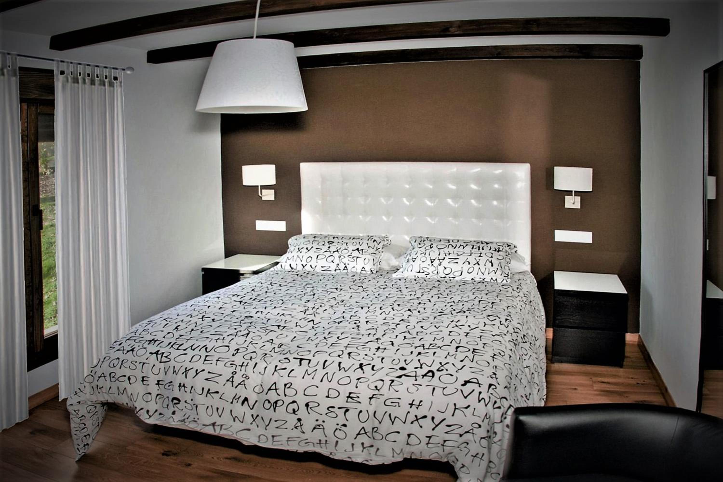 Two-Bedroom Apartment - Photo 5