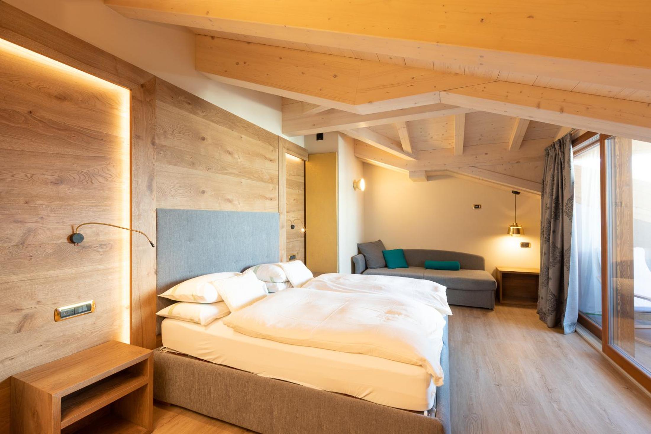 Deluxe Junior Suite - Photo 4
