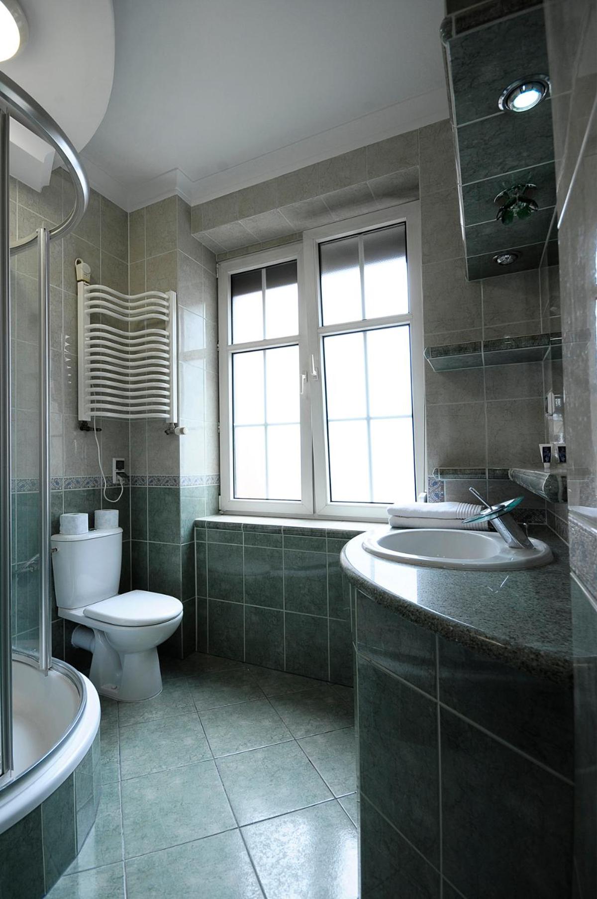One-Bedroom Apartment (2 Adults) - Photo 4