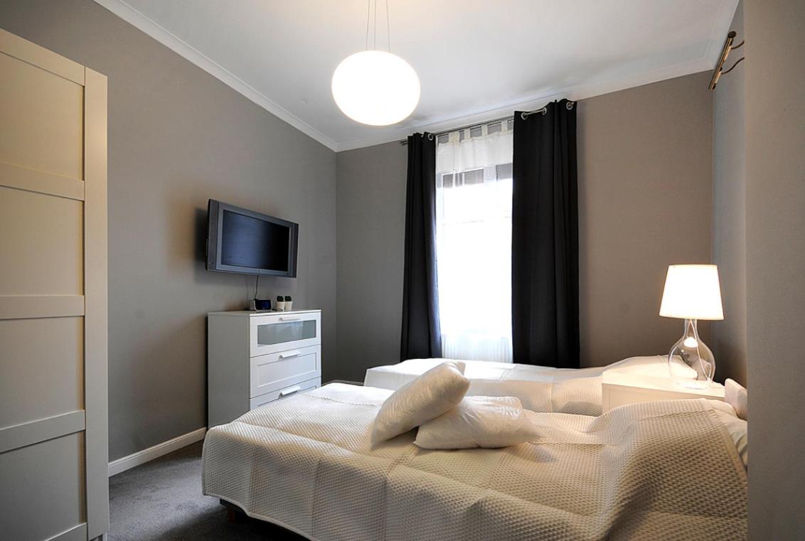 One-Bedroom Apartment (2 Adults) - Photo 2