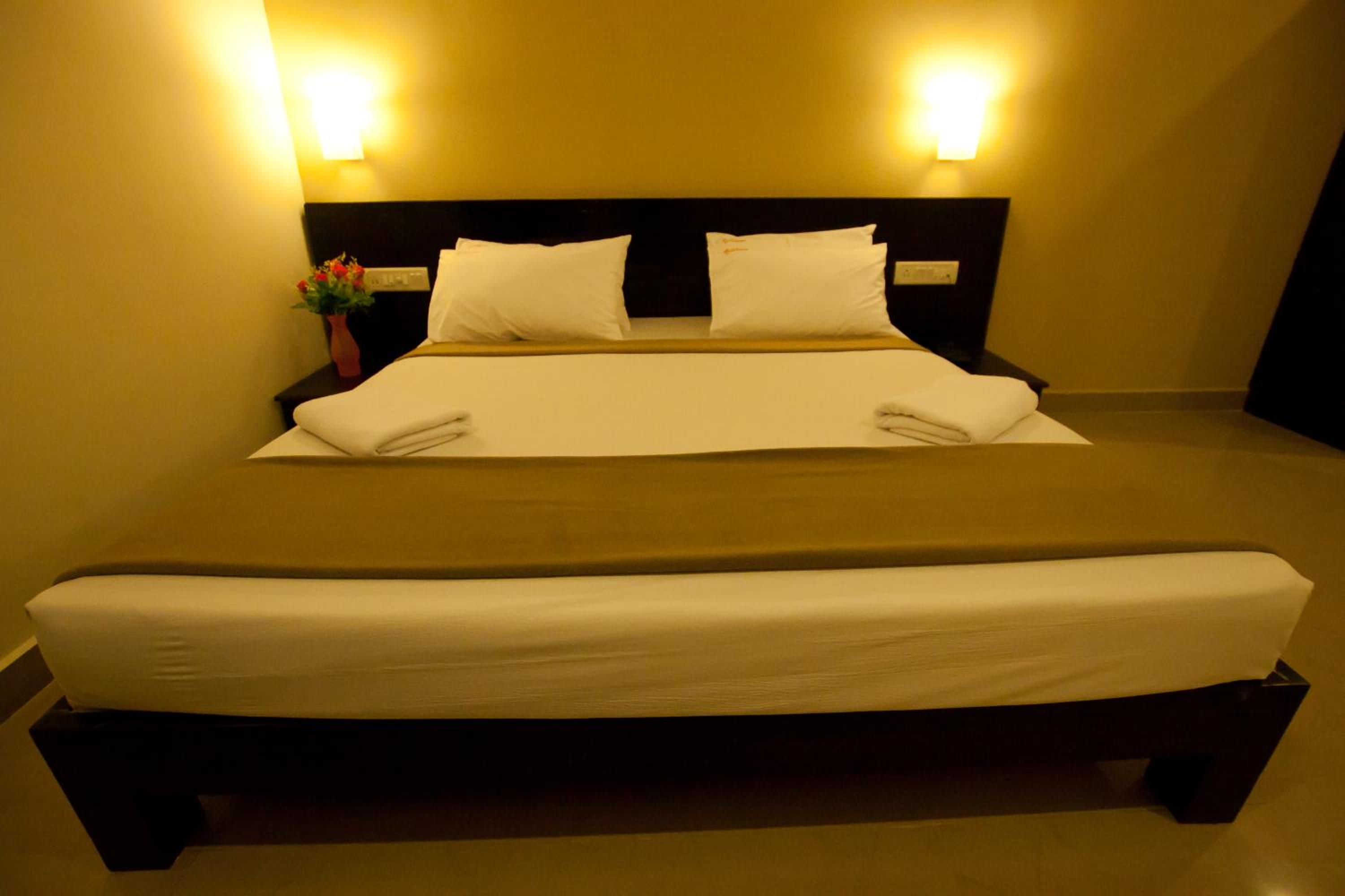 Standard Double Room with Fan - Photo 1