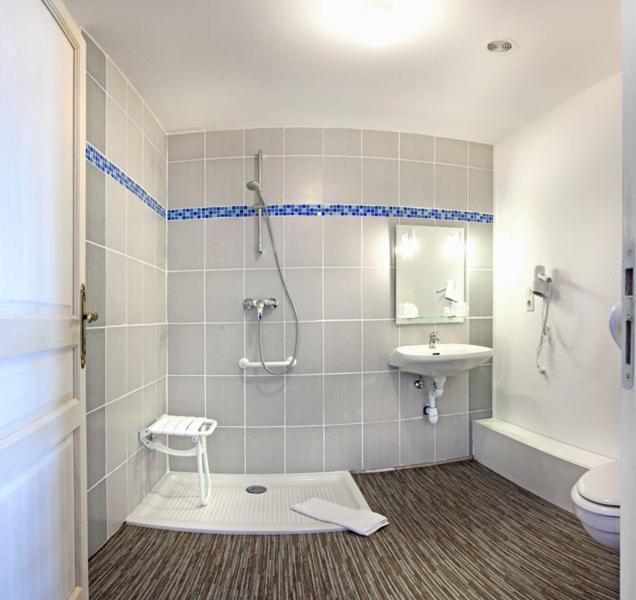 Deluxe Double Room with Balcony photo 3
