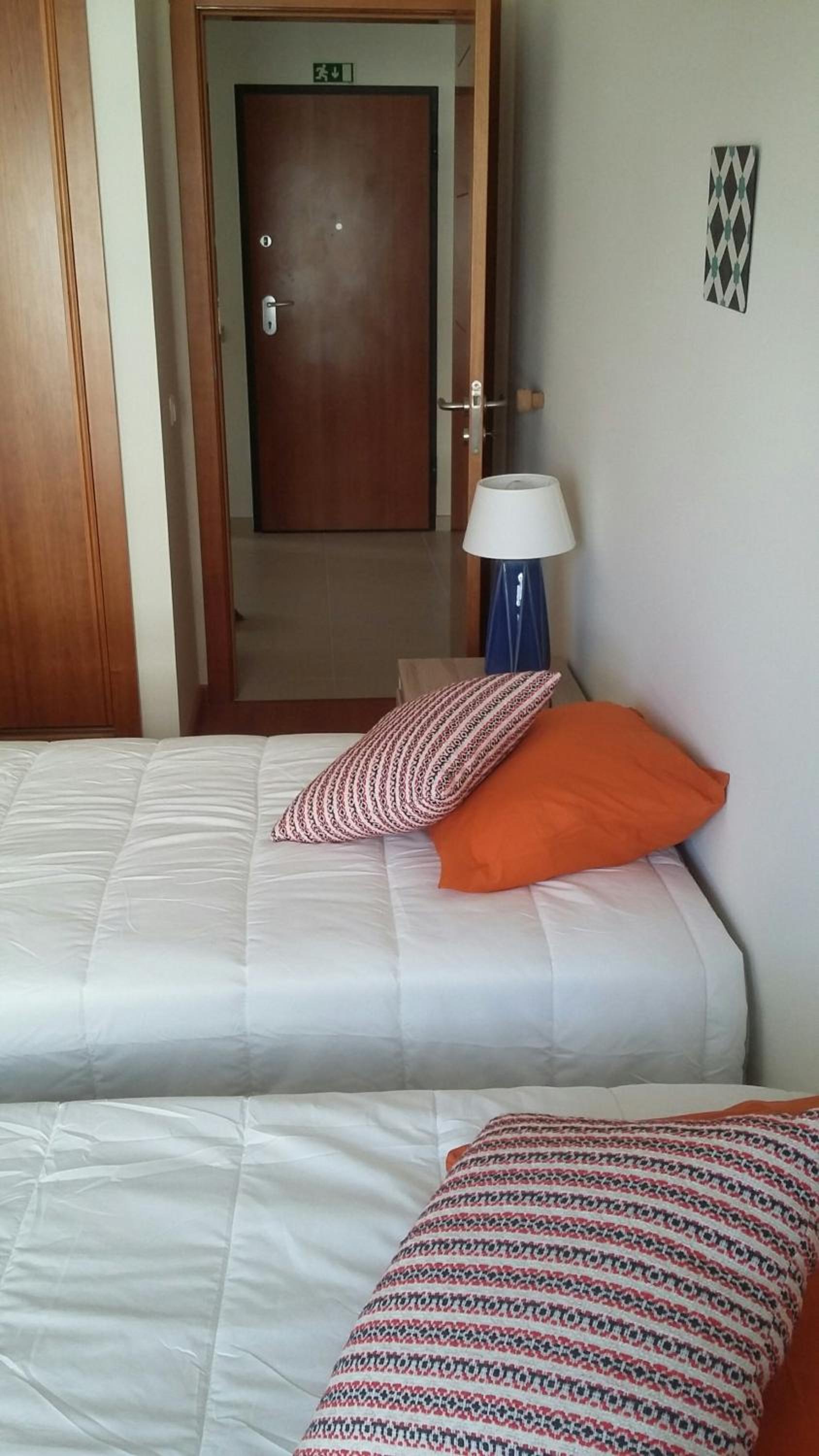 Standard Twin Room with Shared Bathroom photo 2