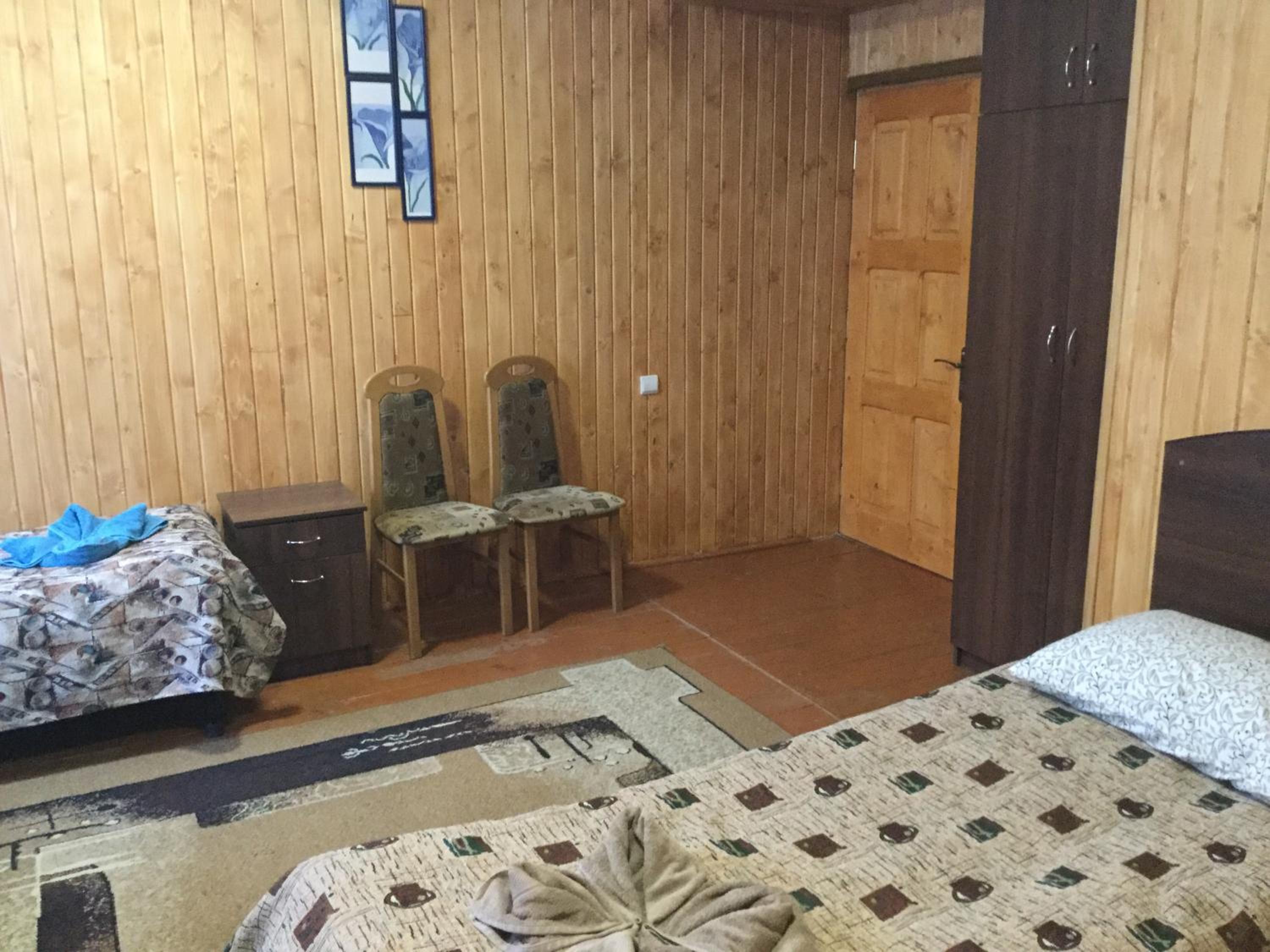 Quadruple Room with Shared Bathroom photo 3