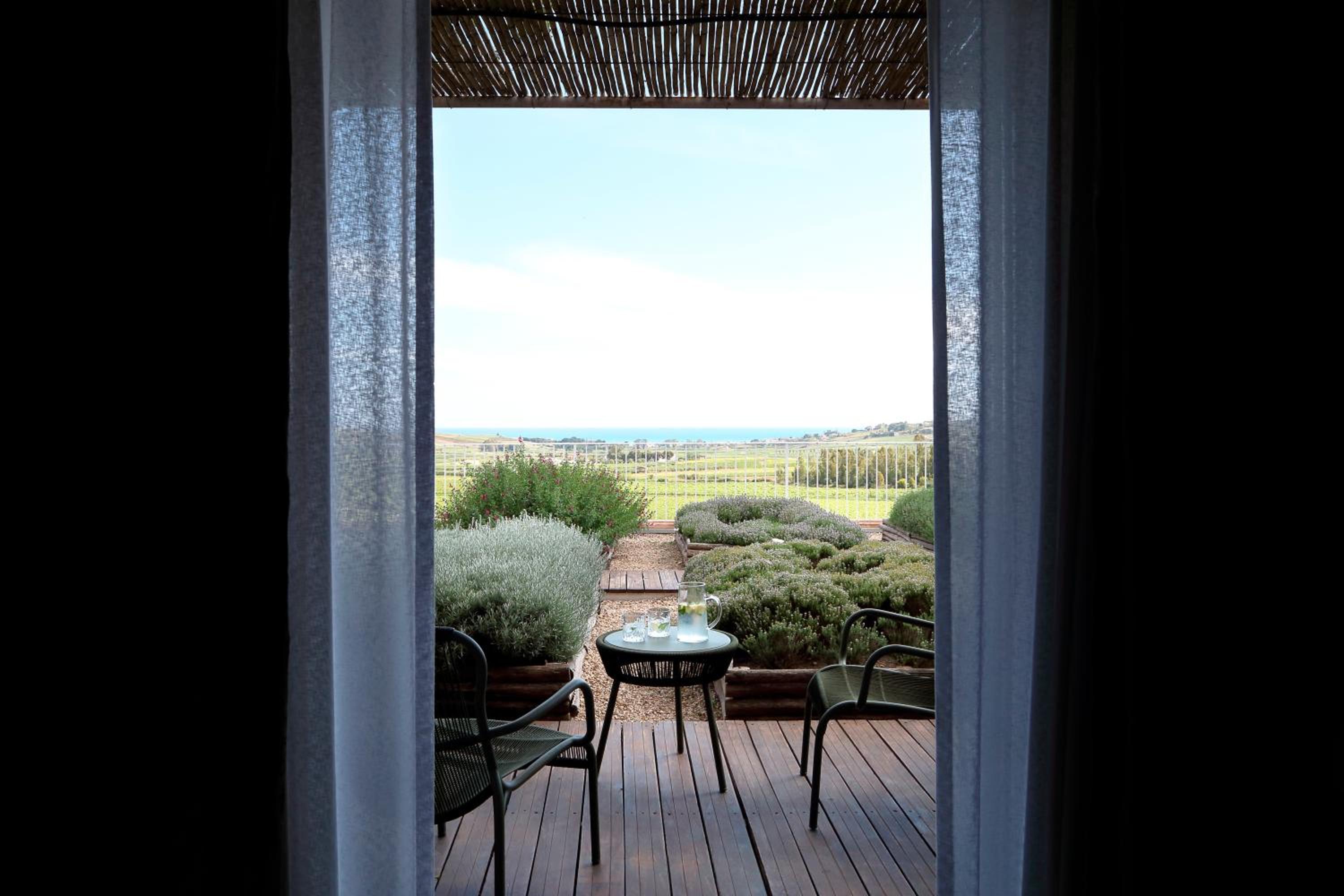Double Room with Terrace - Photo 3