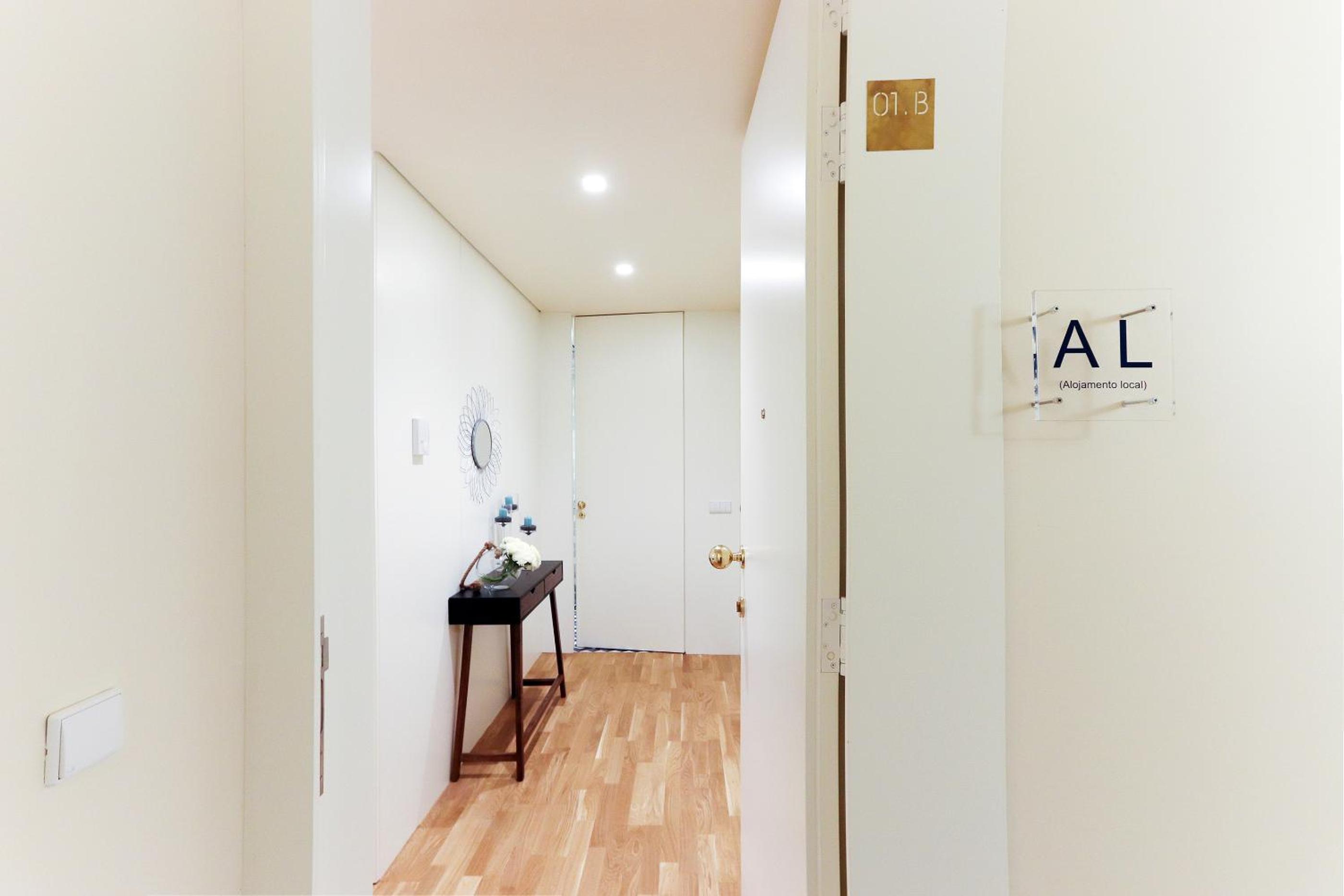 Apartment - Photo 2