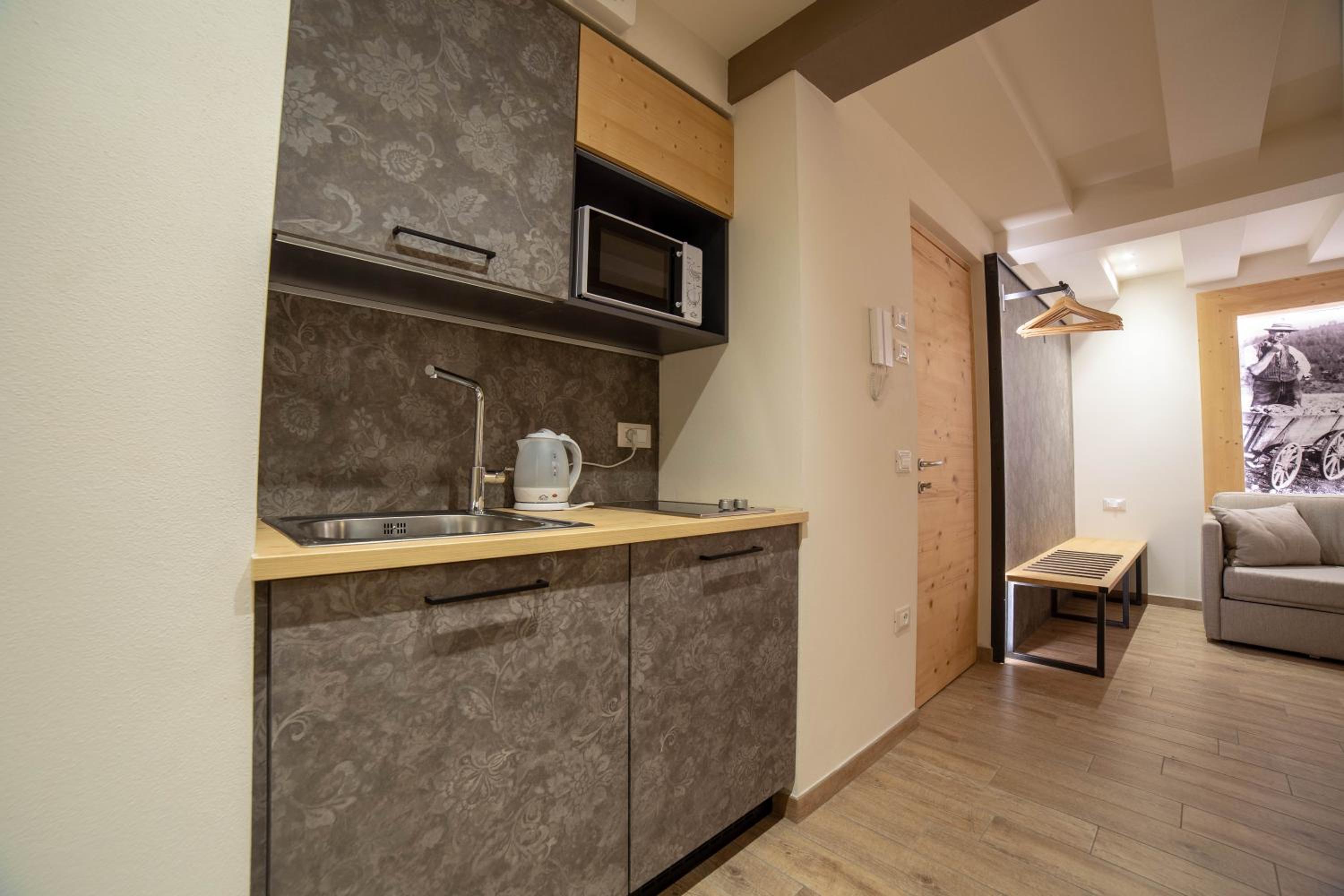 Apartment with Mountain View - Photo 7