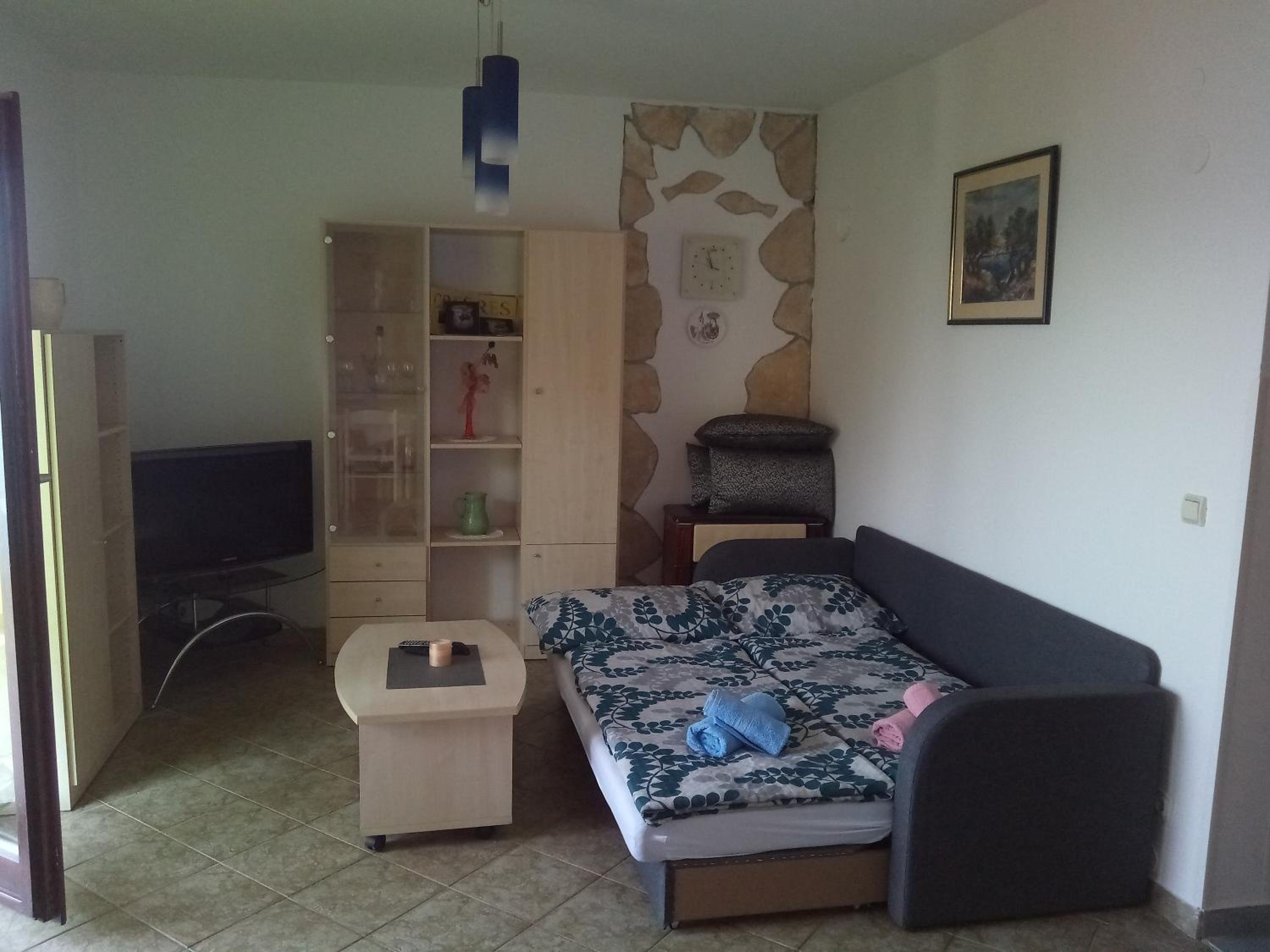 One-Bedroom Apartment with Sea View