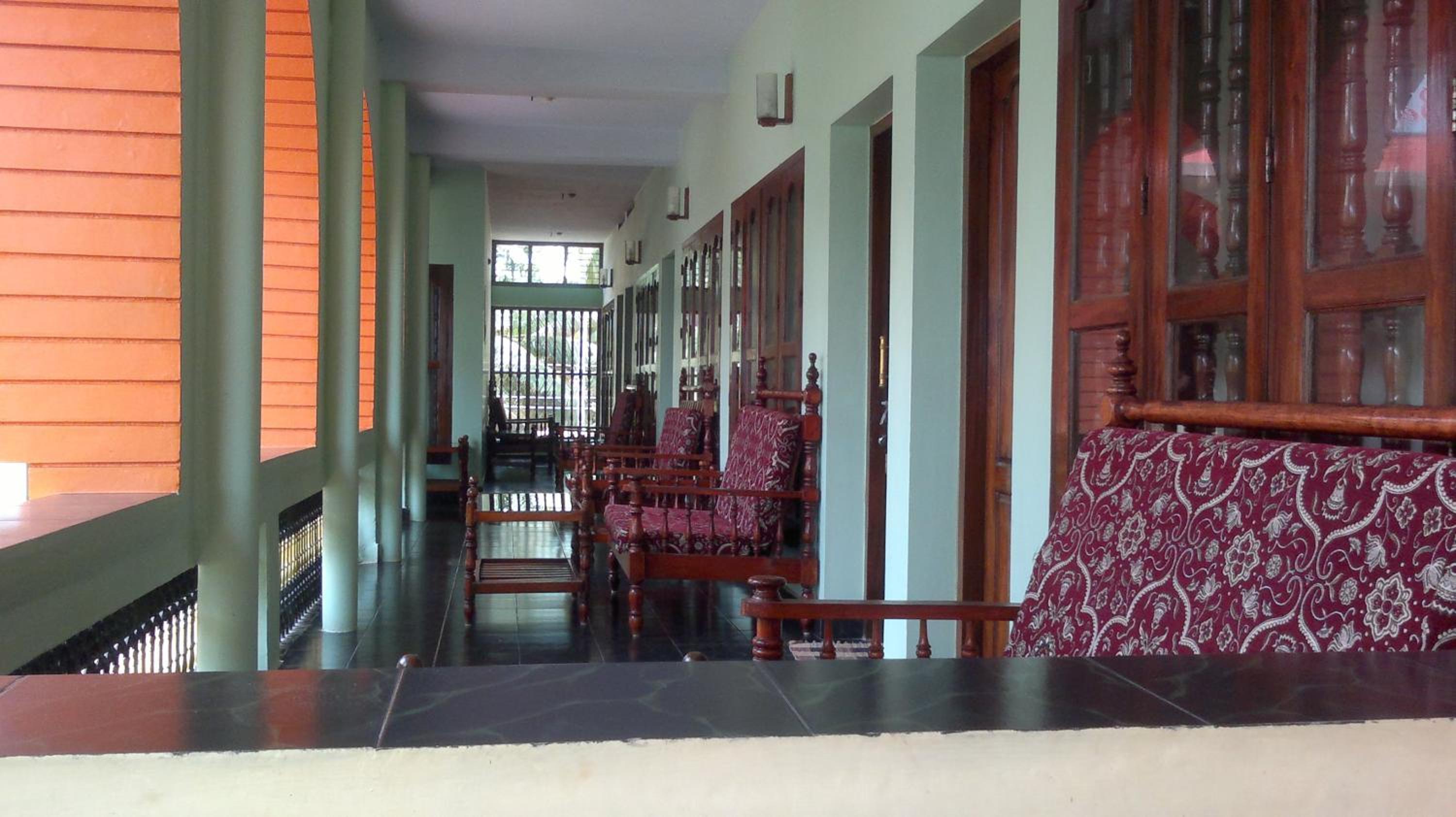 Standard Double or Twin Room with Fan - Photo 6