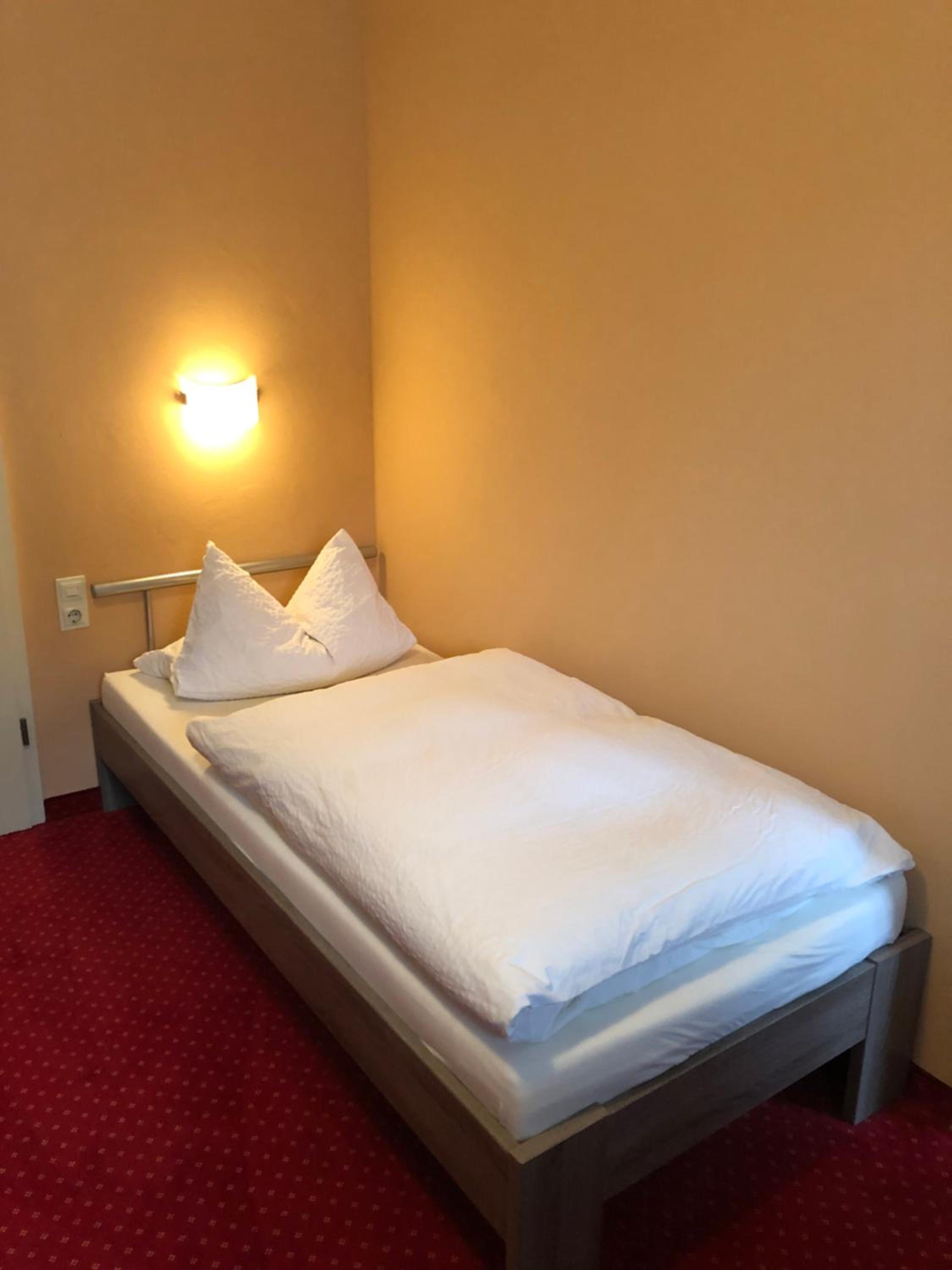 Single Room photo 2