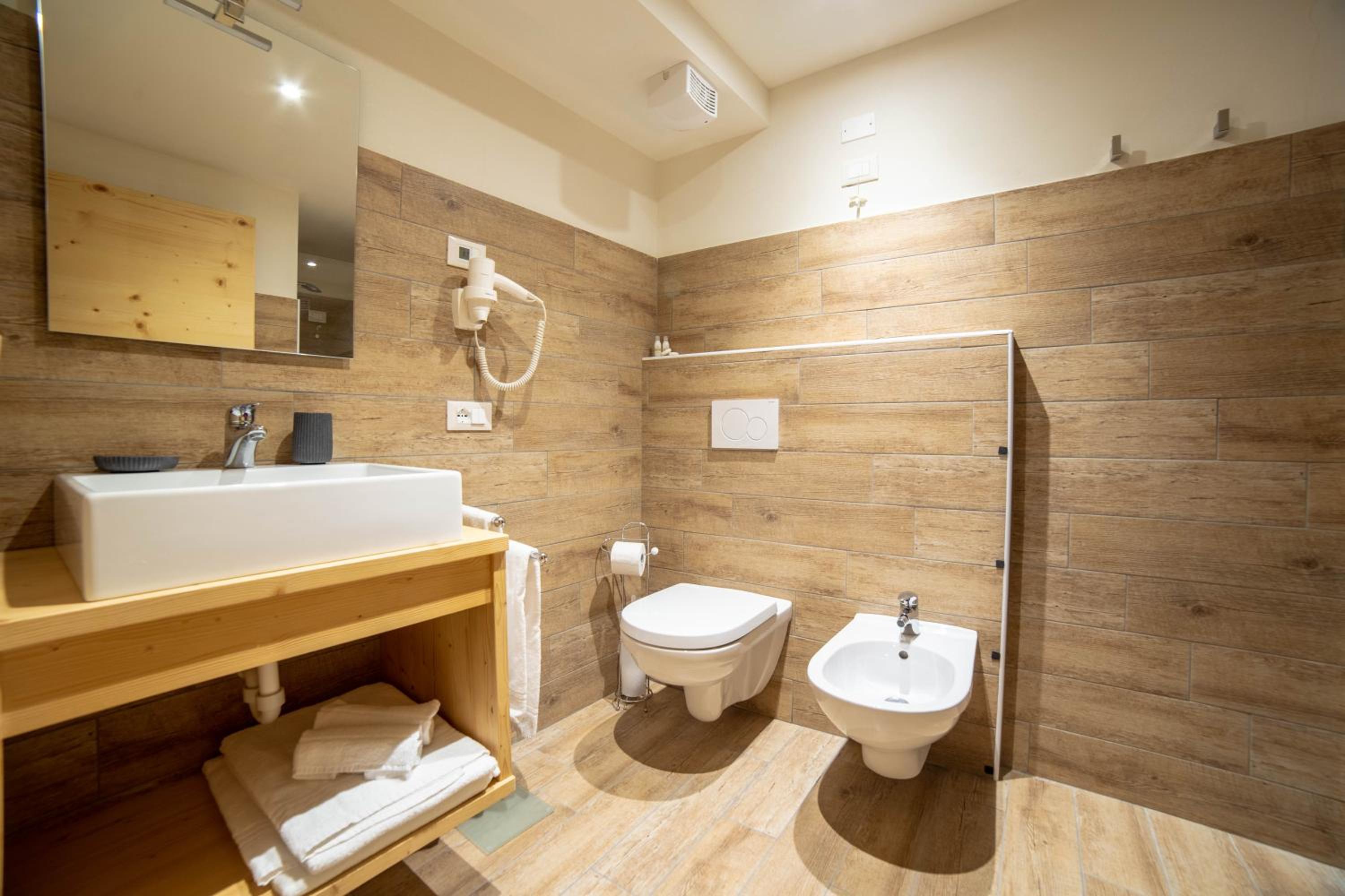 Suite with Mountain View - Photo 4