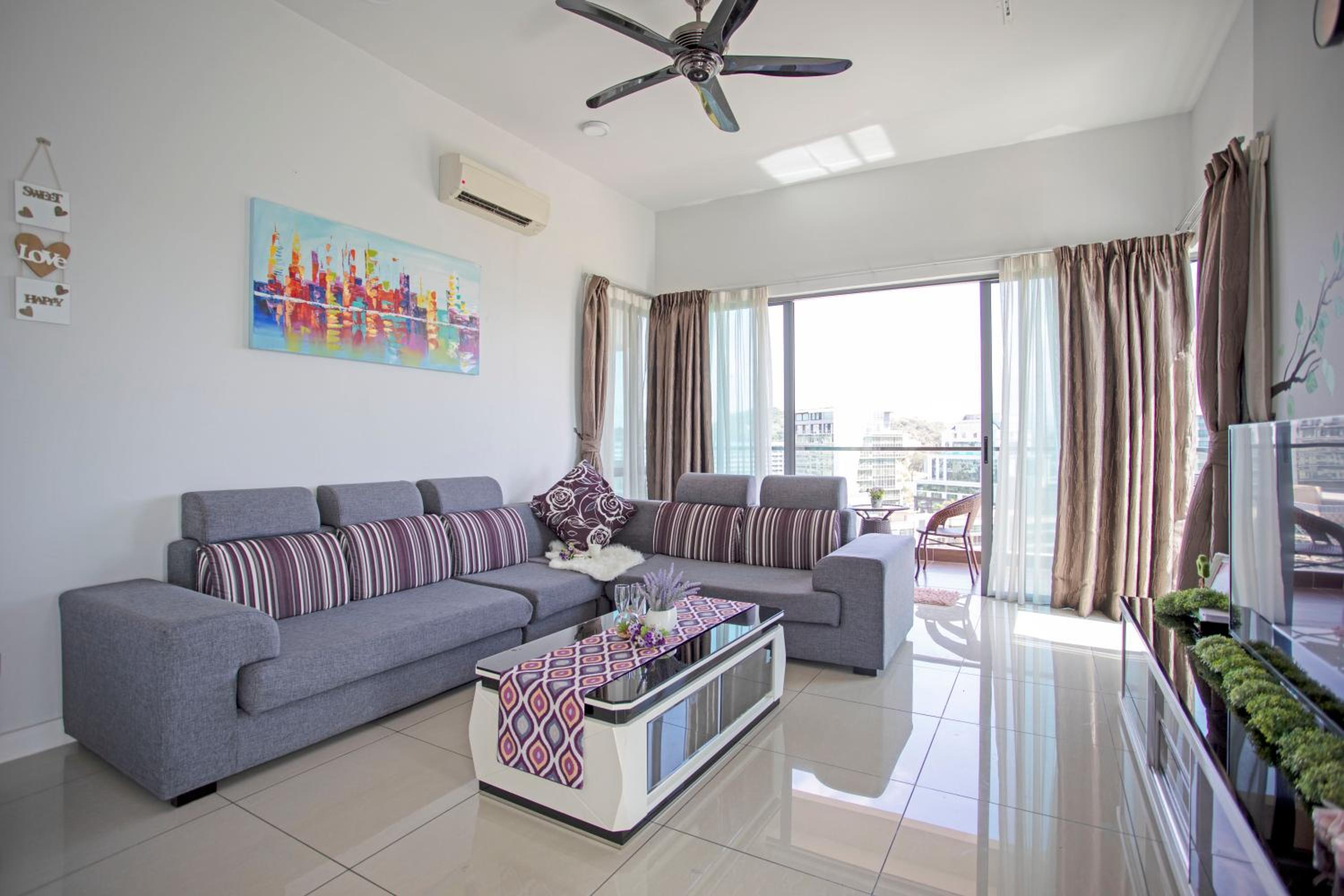 Apartment with Lake View
