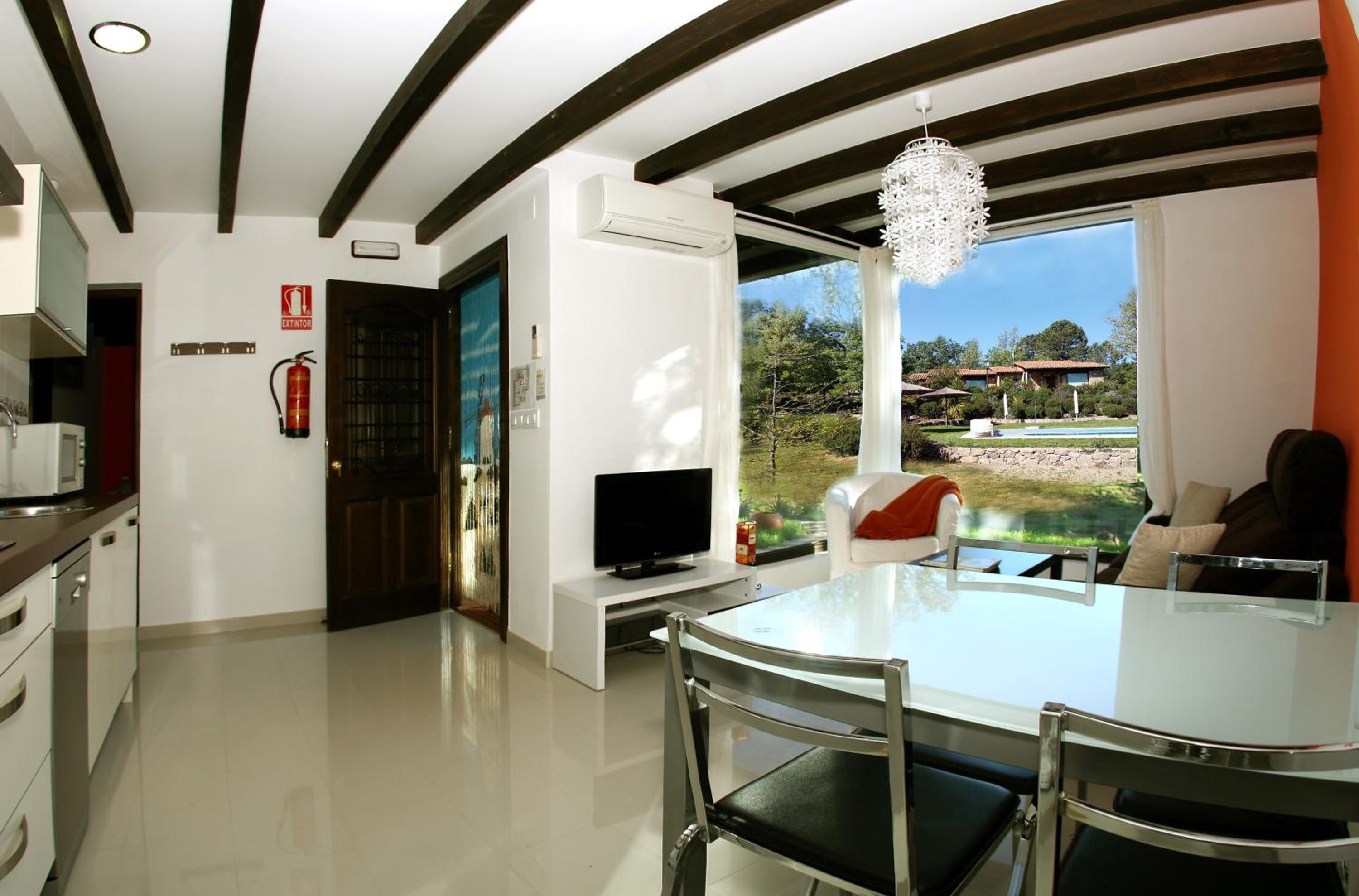 Two-Bedroom Apartment - Photo 7