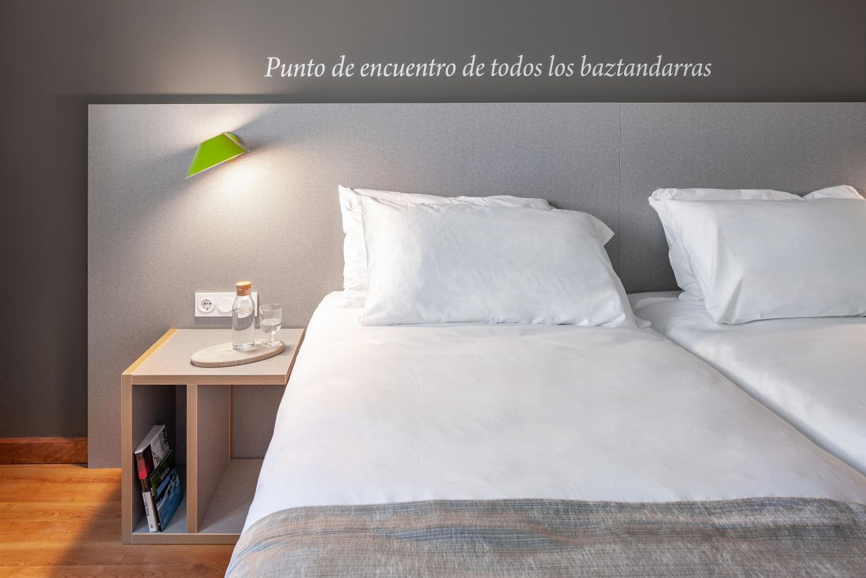 Standard Twin Room - Photo 5