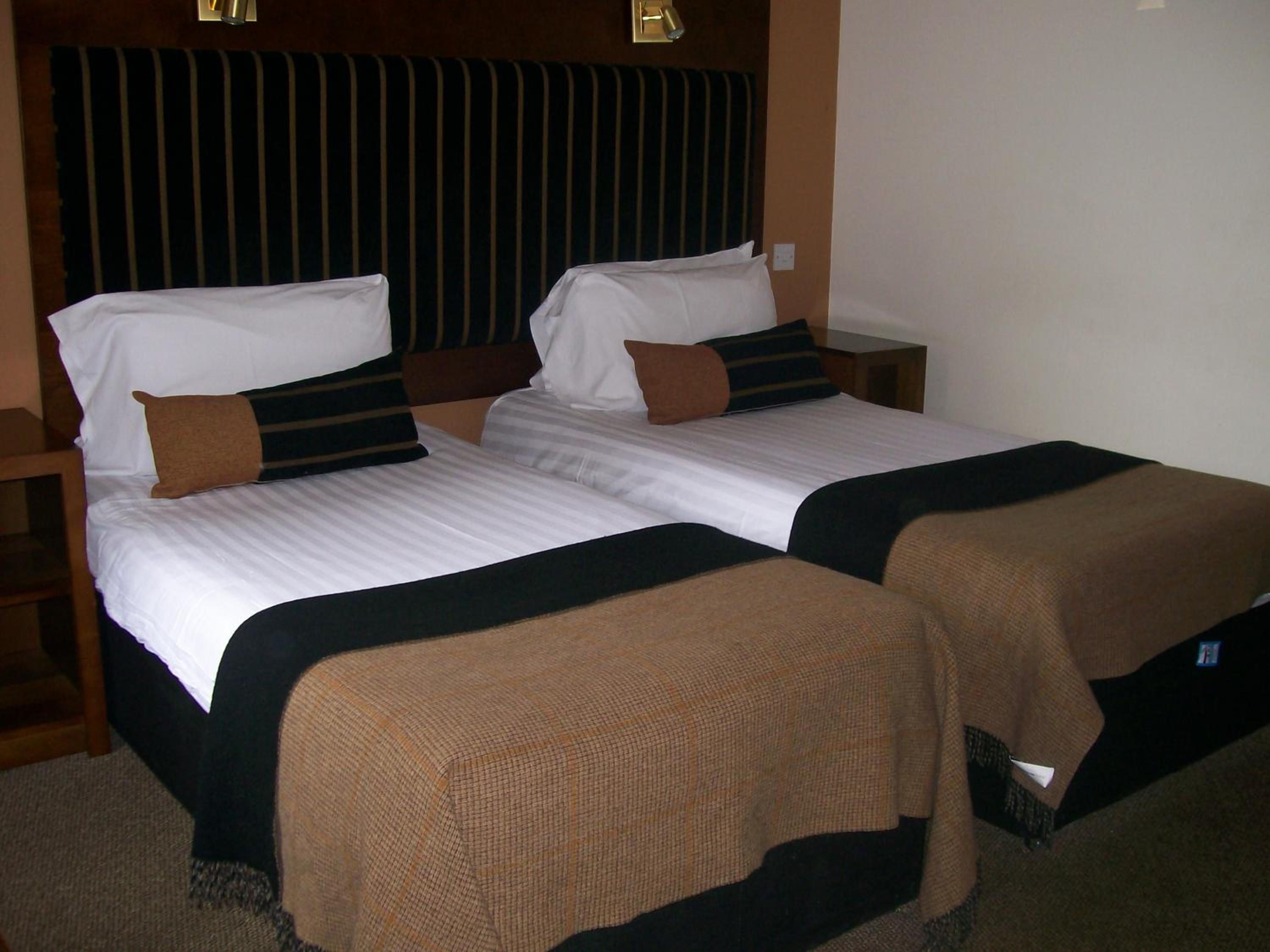 Double or Twin Room - Photo 4
