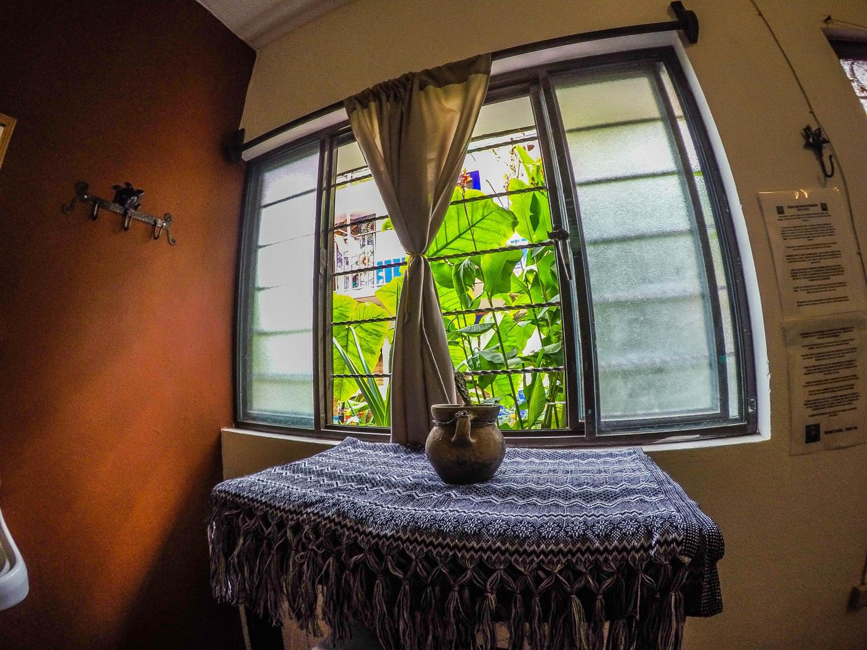 Double Room with Private Bathroom - Photo 2