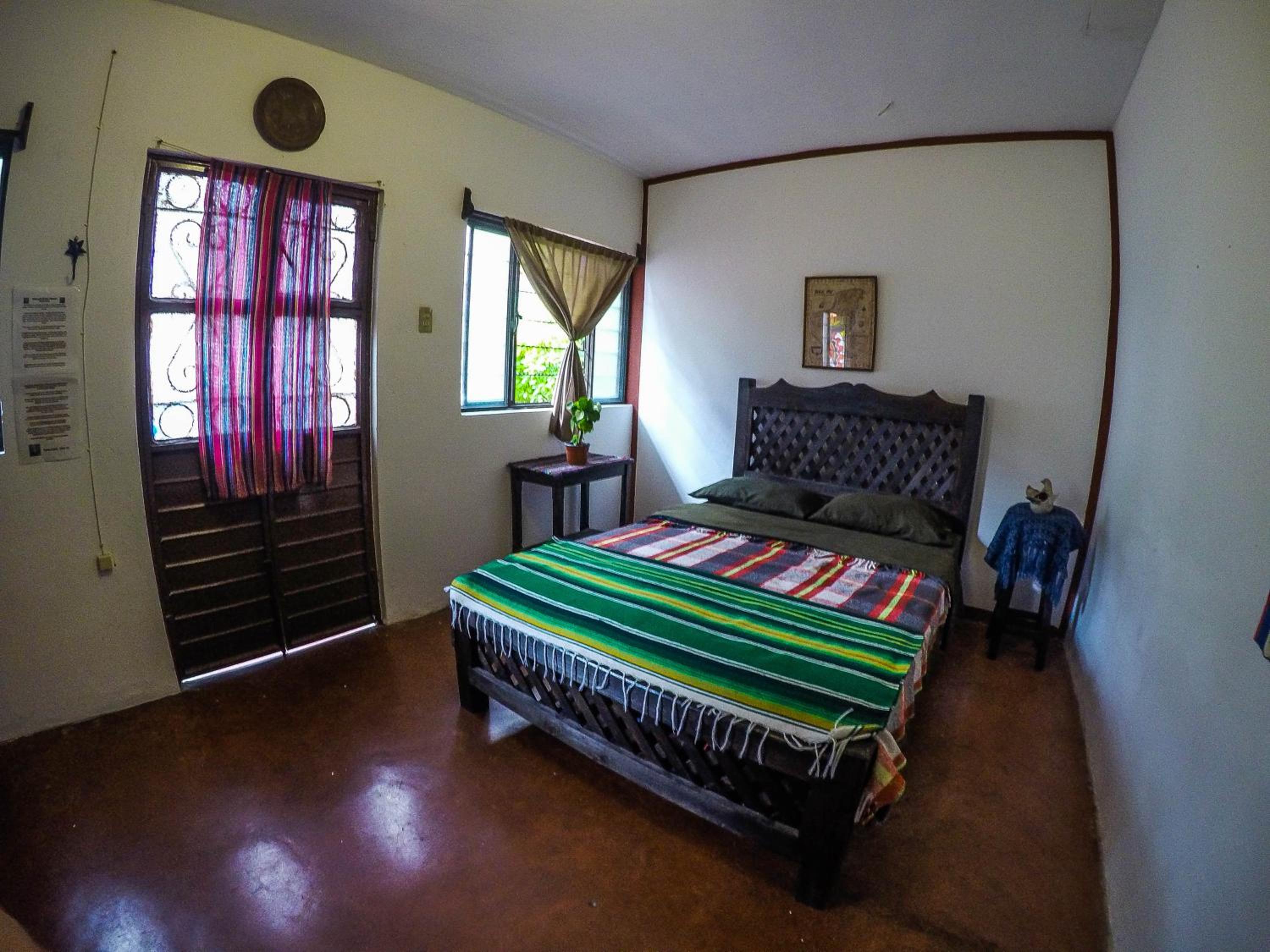 Double Room with Private Bathroom - Photo 4
