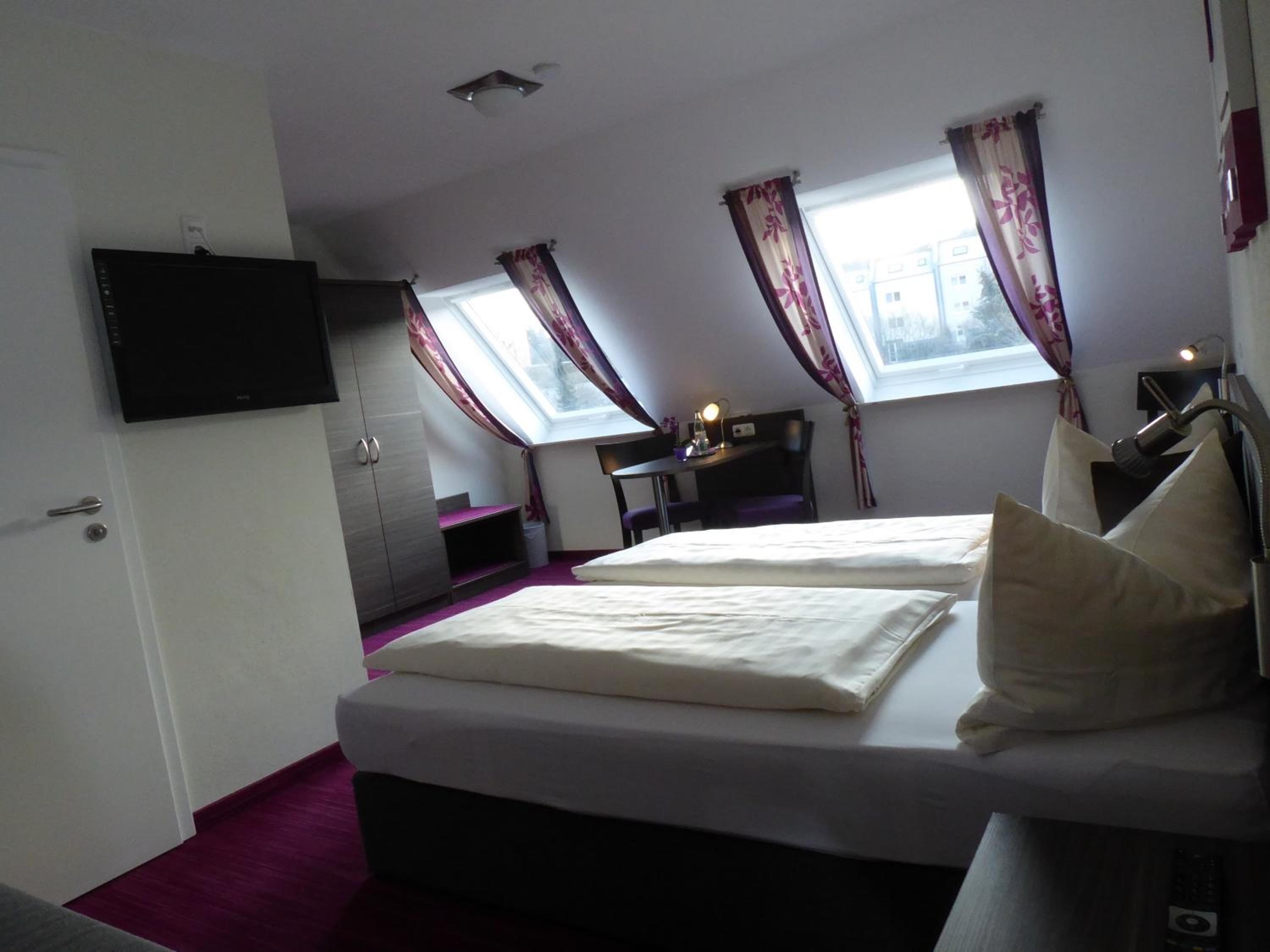 Large Double Room photo 2