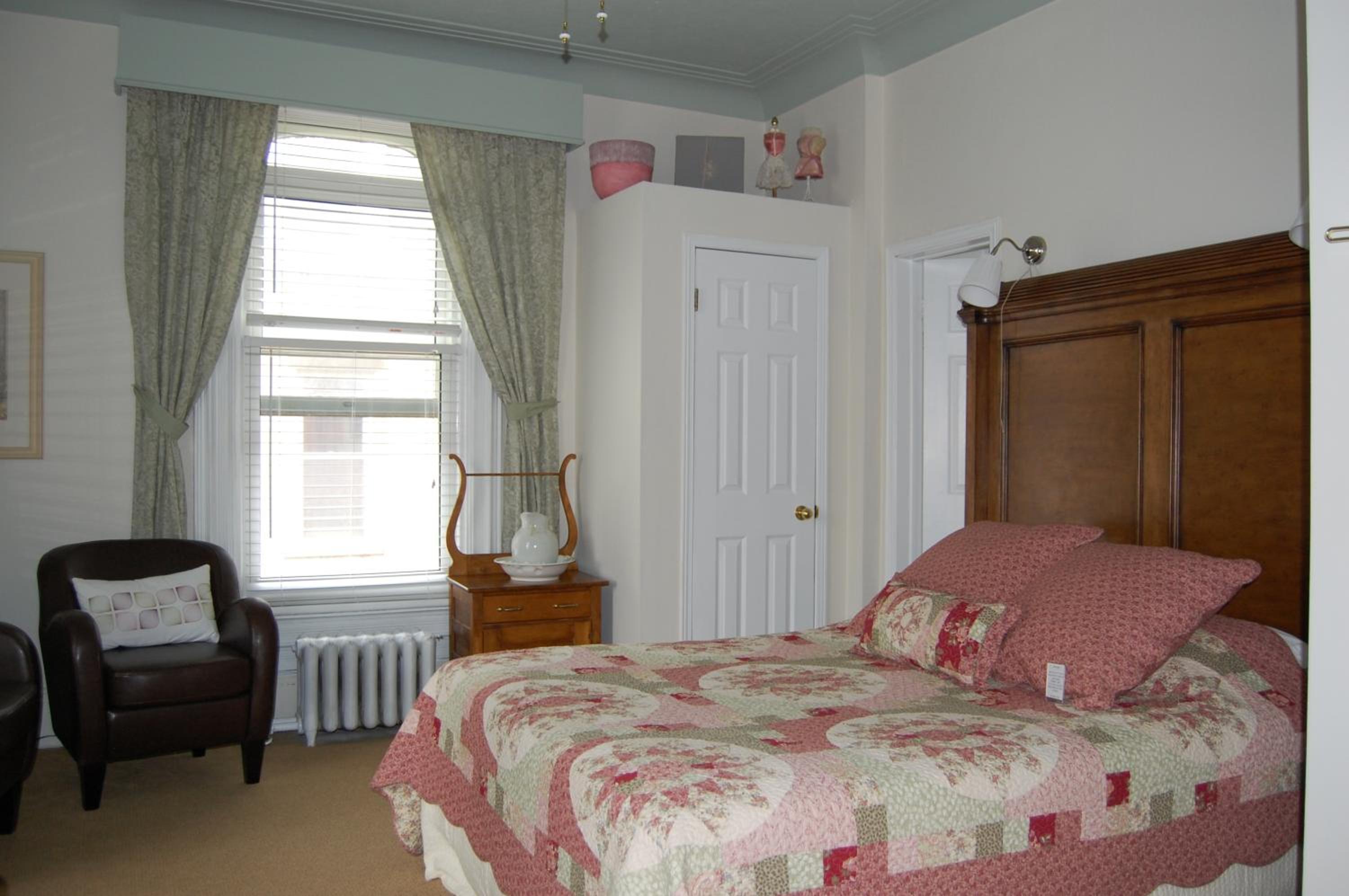 Family Room 17 - Photo 1