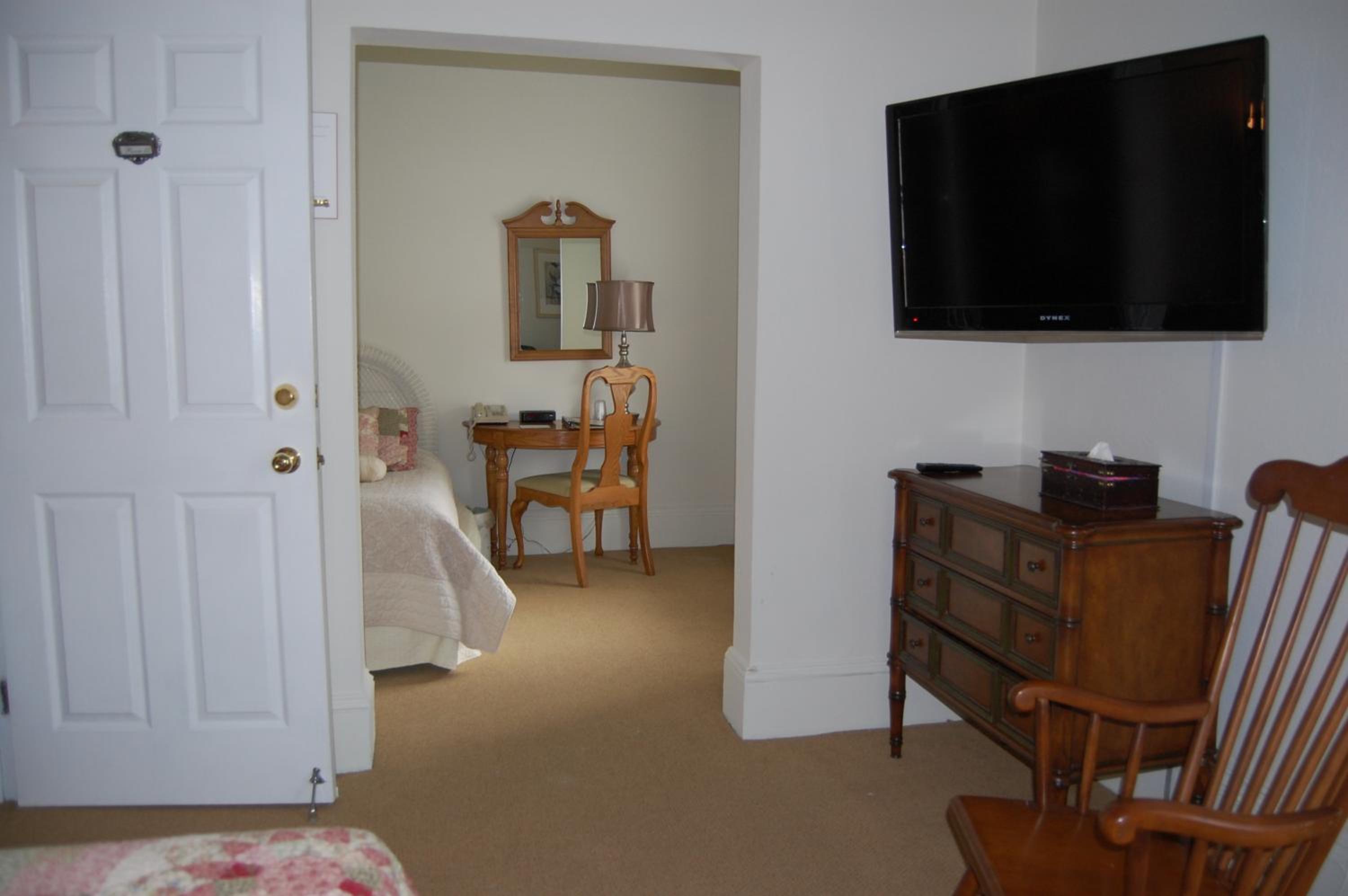 Family Room 17 - Photo 2