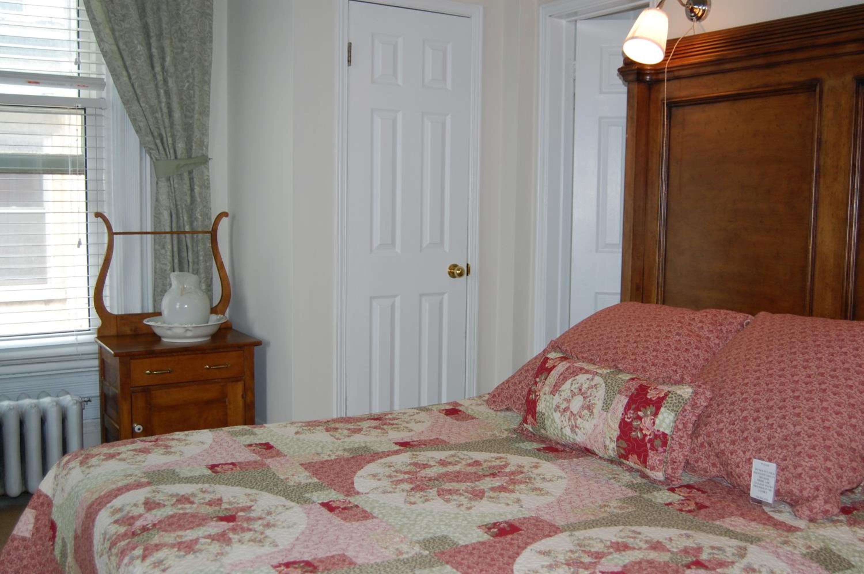 Family Room 17 - Photo 4