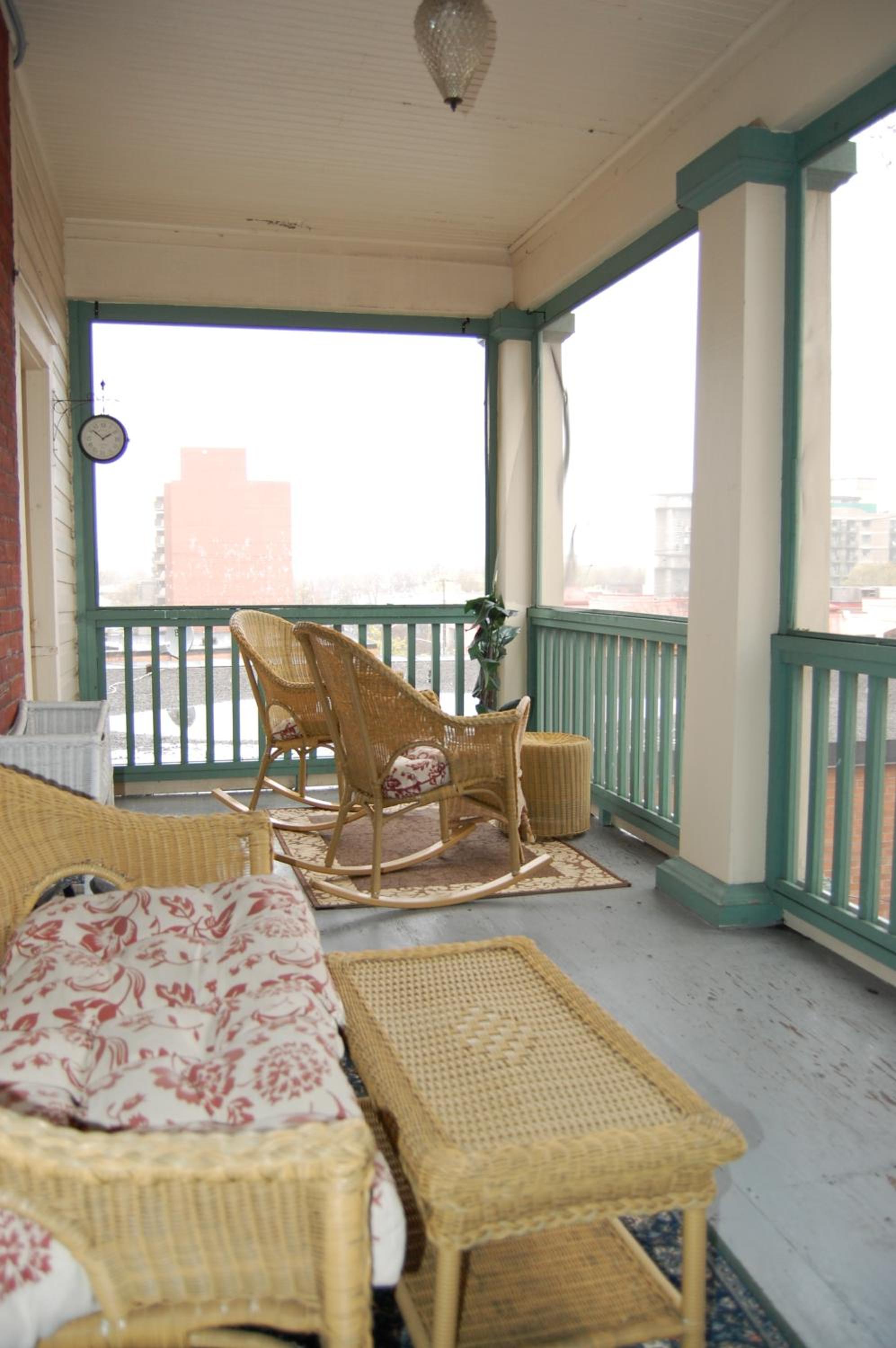 Queen Room 18