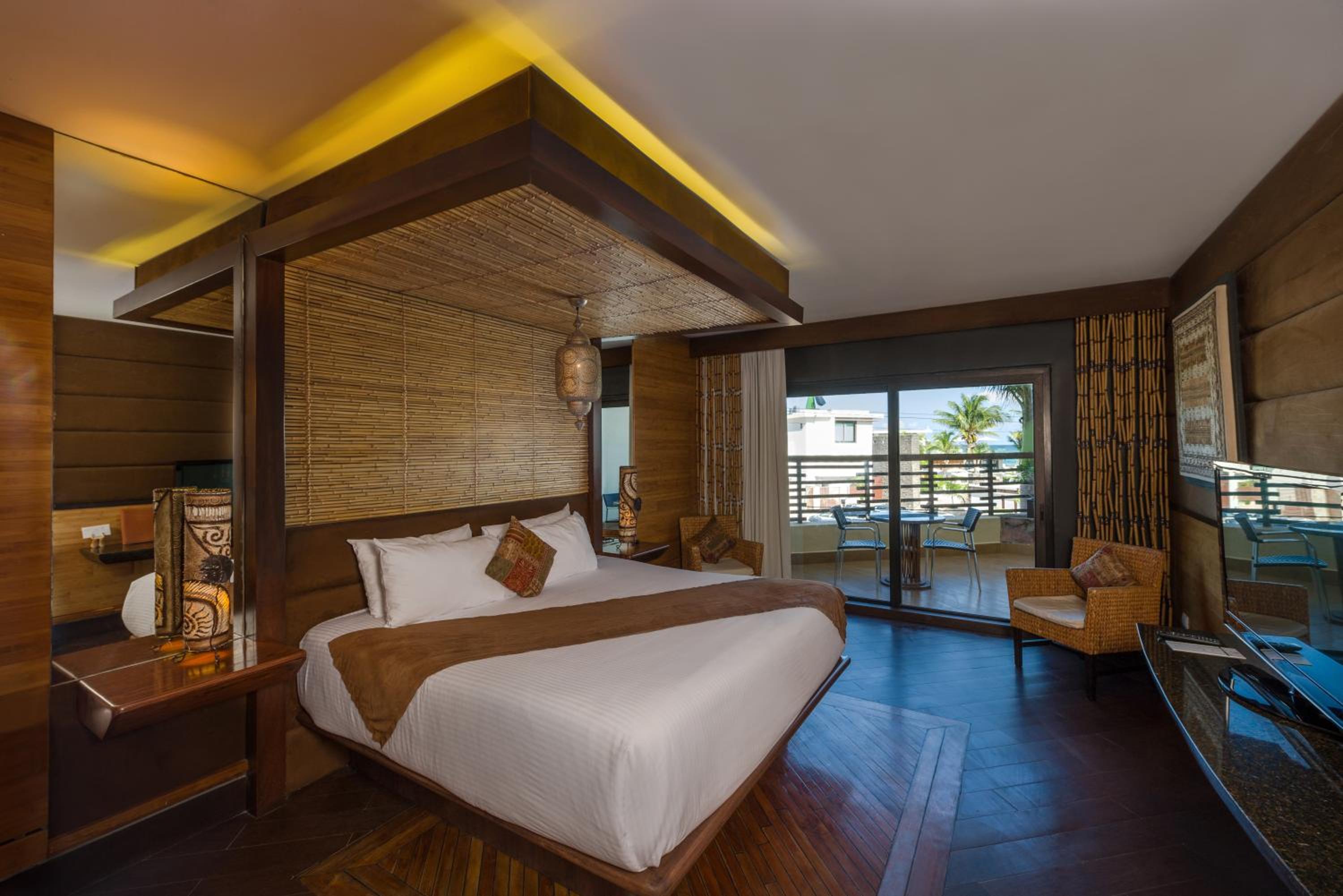 Junior Suite Street View