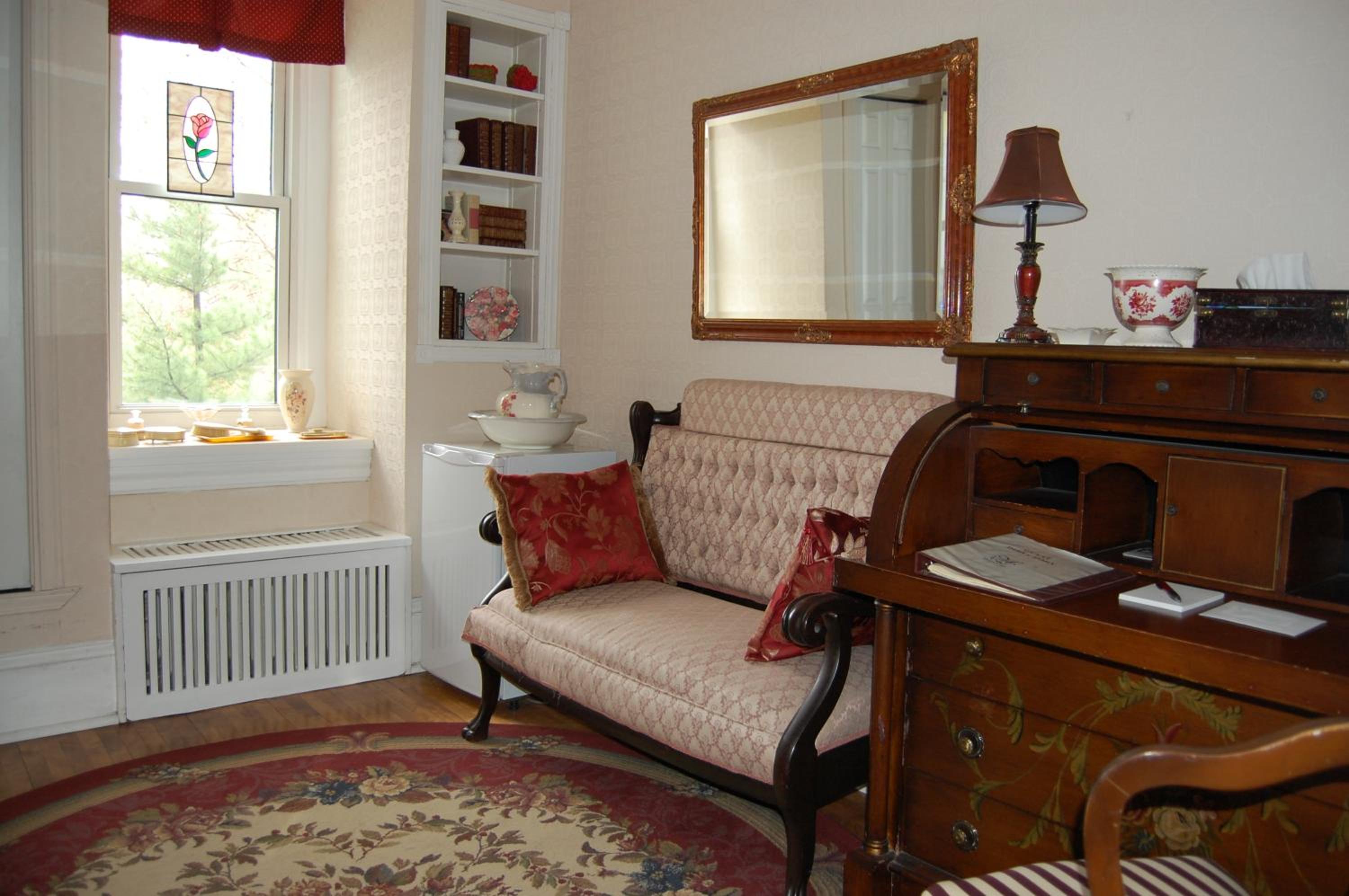 Deluxe King Room 20 The Victorian Suite - Photo 1
