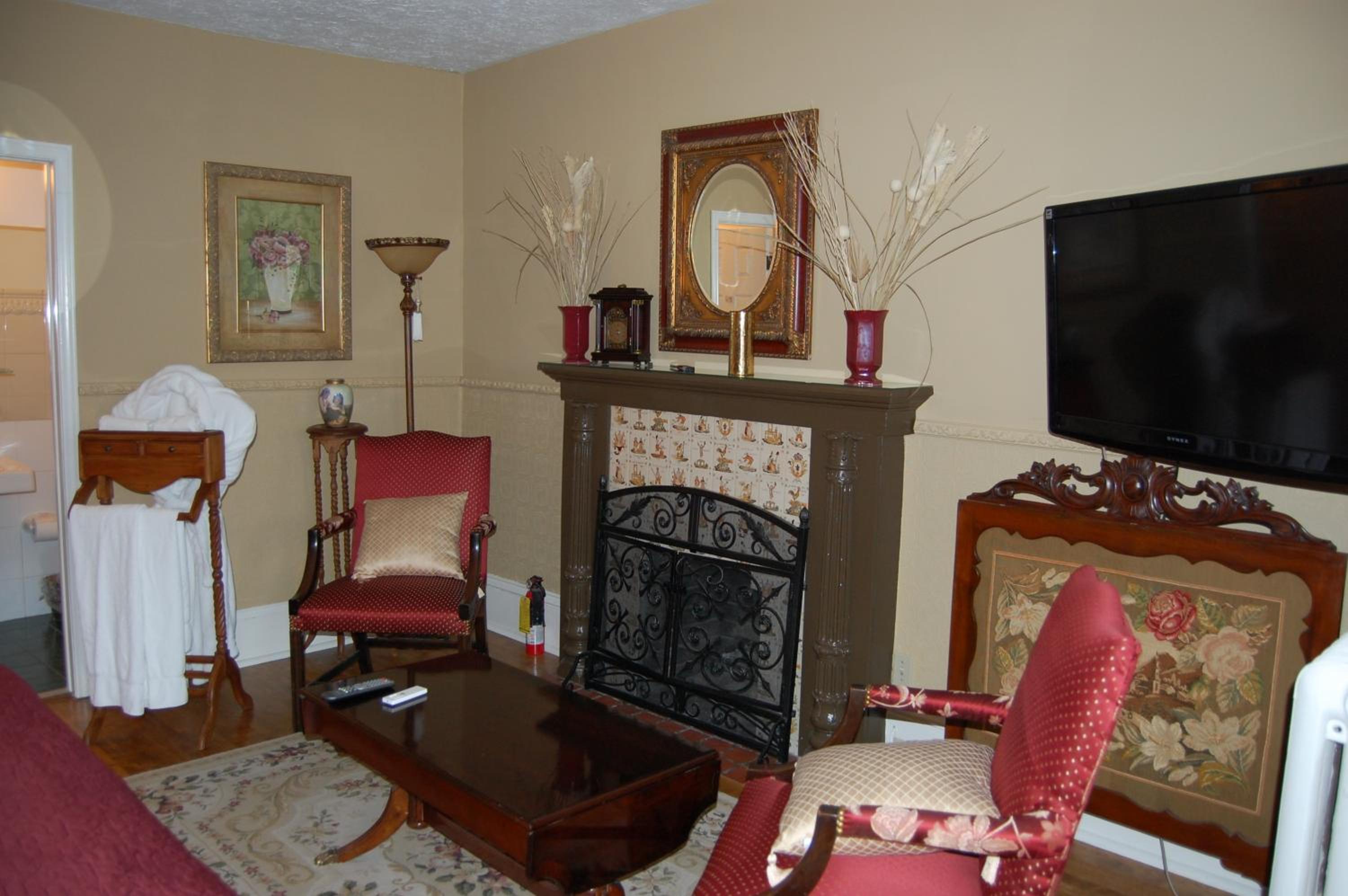 Deluxe King Room 20 The Victorian Suite - Photo 3