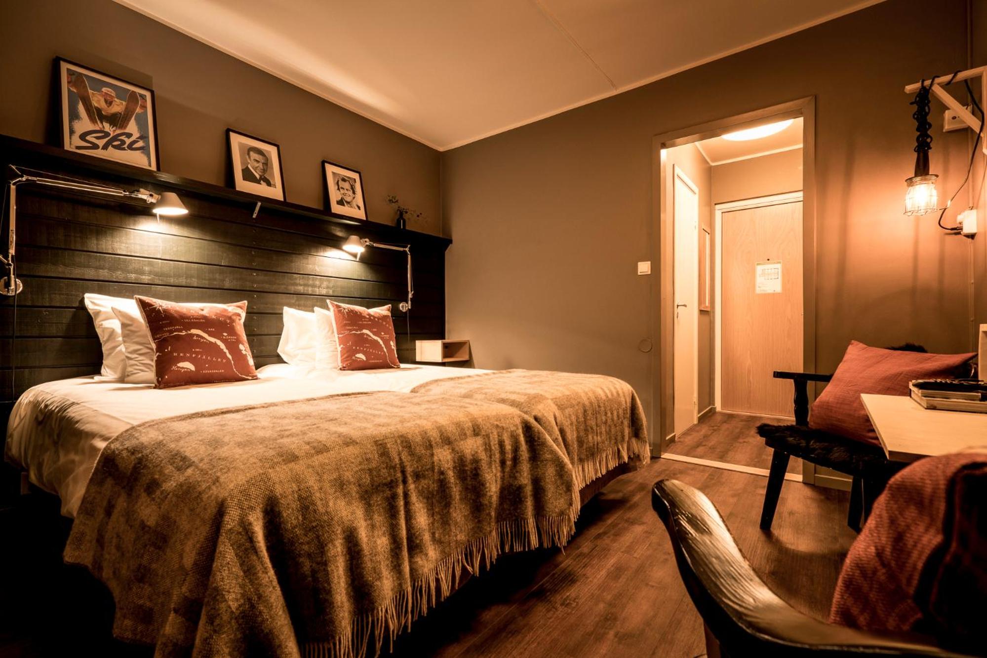 Small Twin Room - Photo 2
