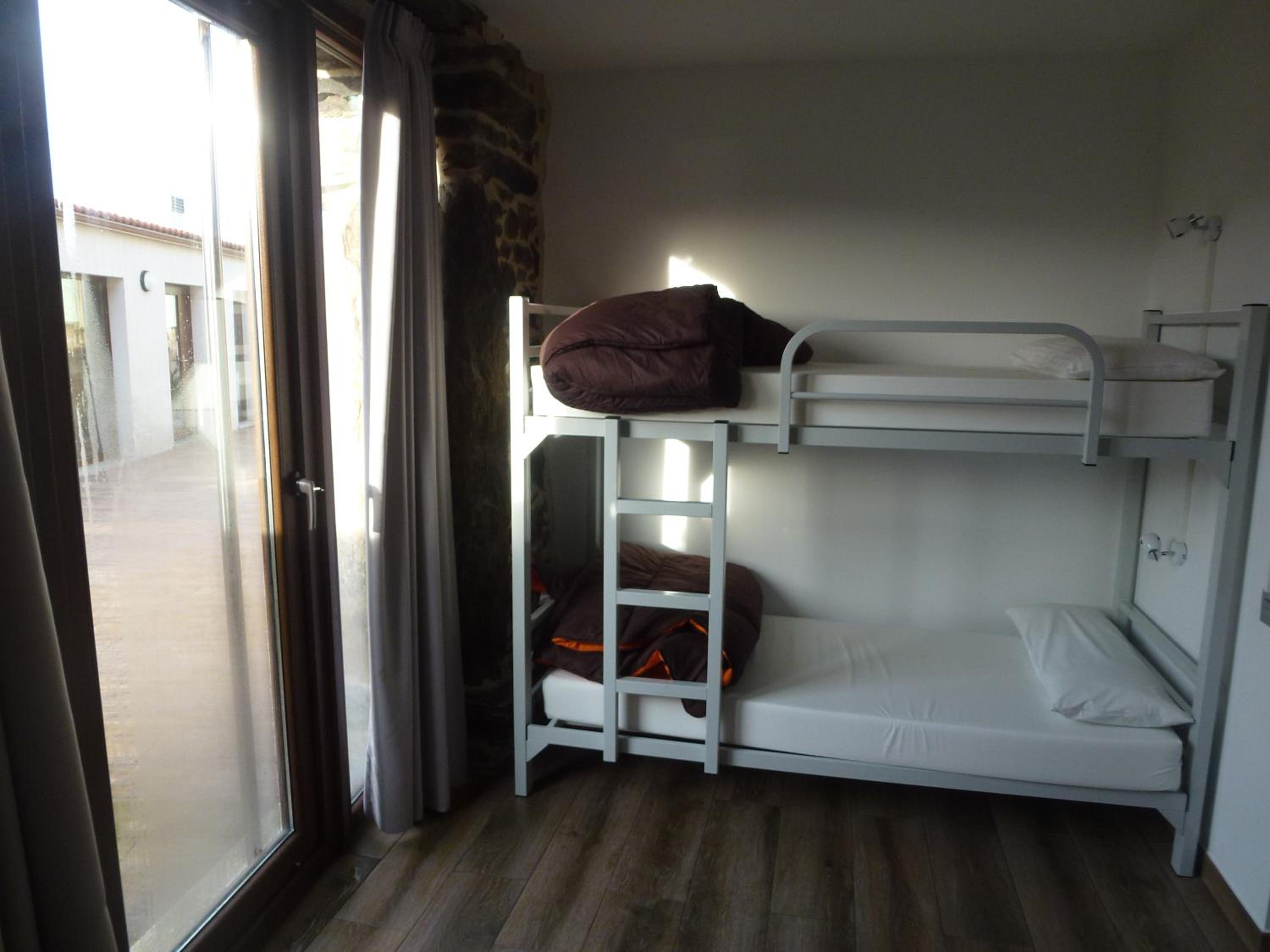 Quadruple Room with Shared Bathroom photo 2