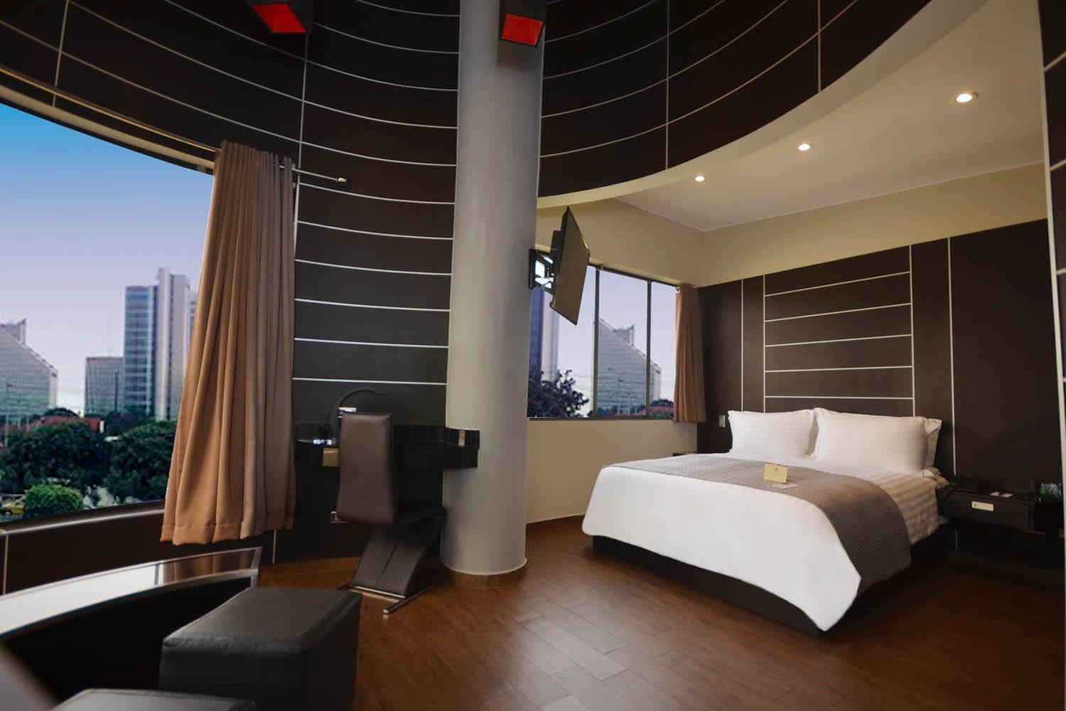 Superior Suite - Photo 3