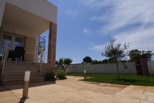 Two-Bedroom House and Jacuzzi