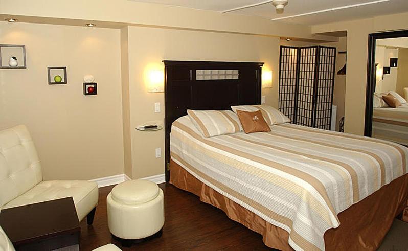 Queen Room 24 Outside Access - Photo 3