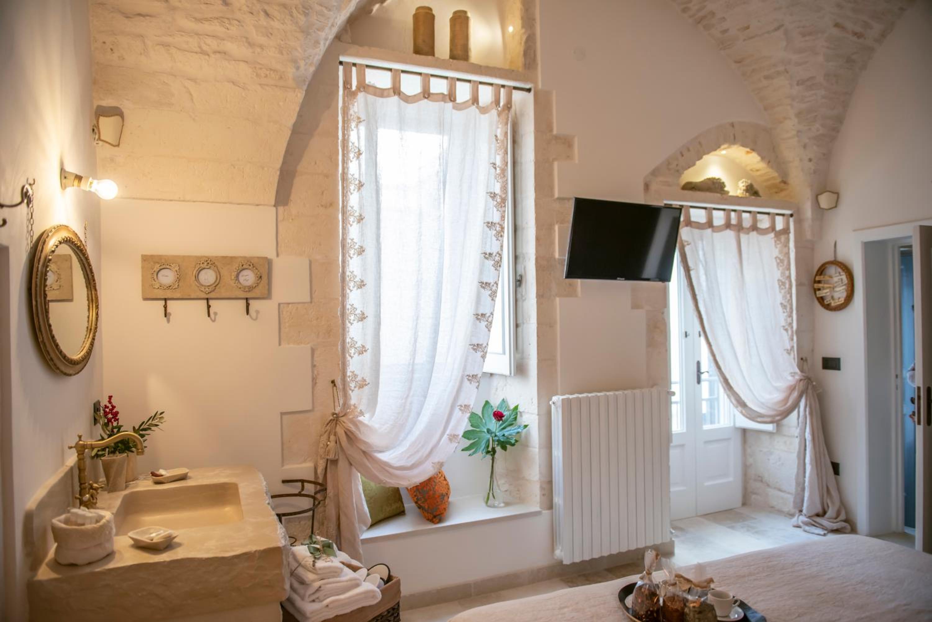 One-Bedroom House - Photo 1