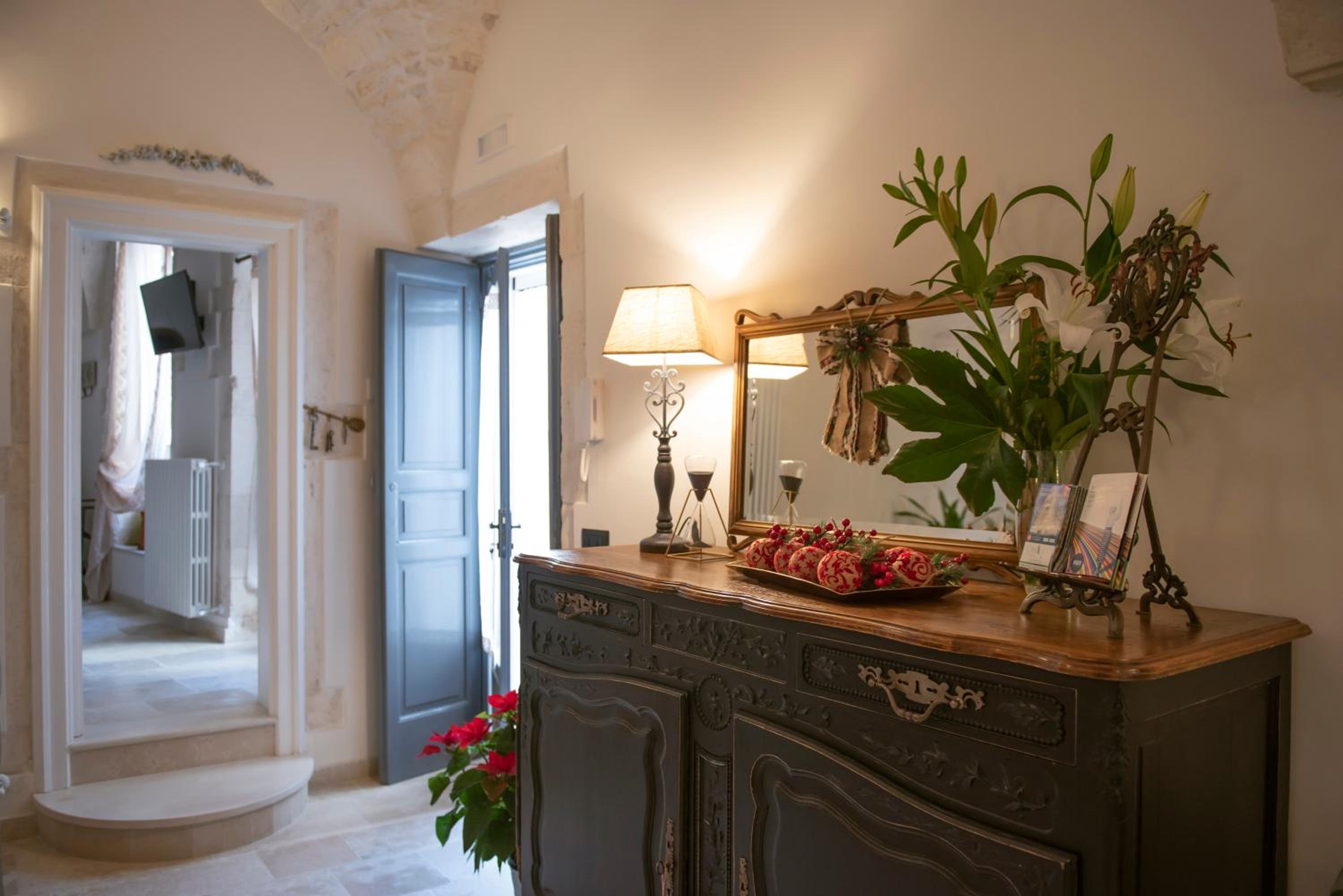 One-Bedroom House - Photo 15