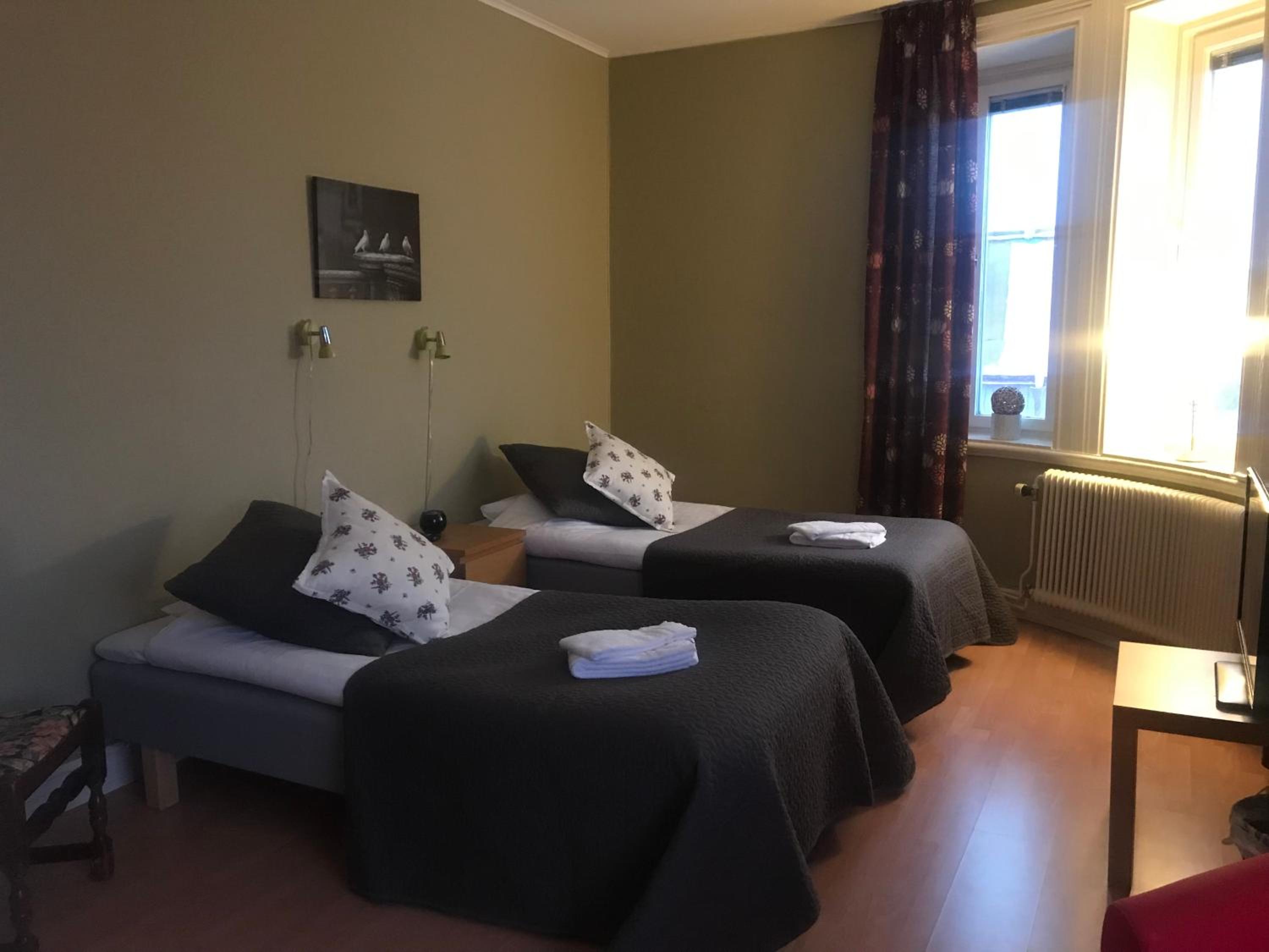 Double Room - Photo 10