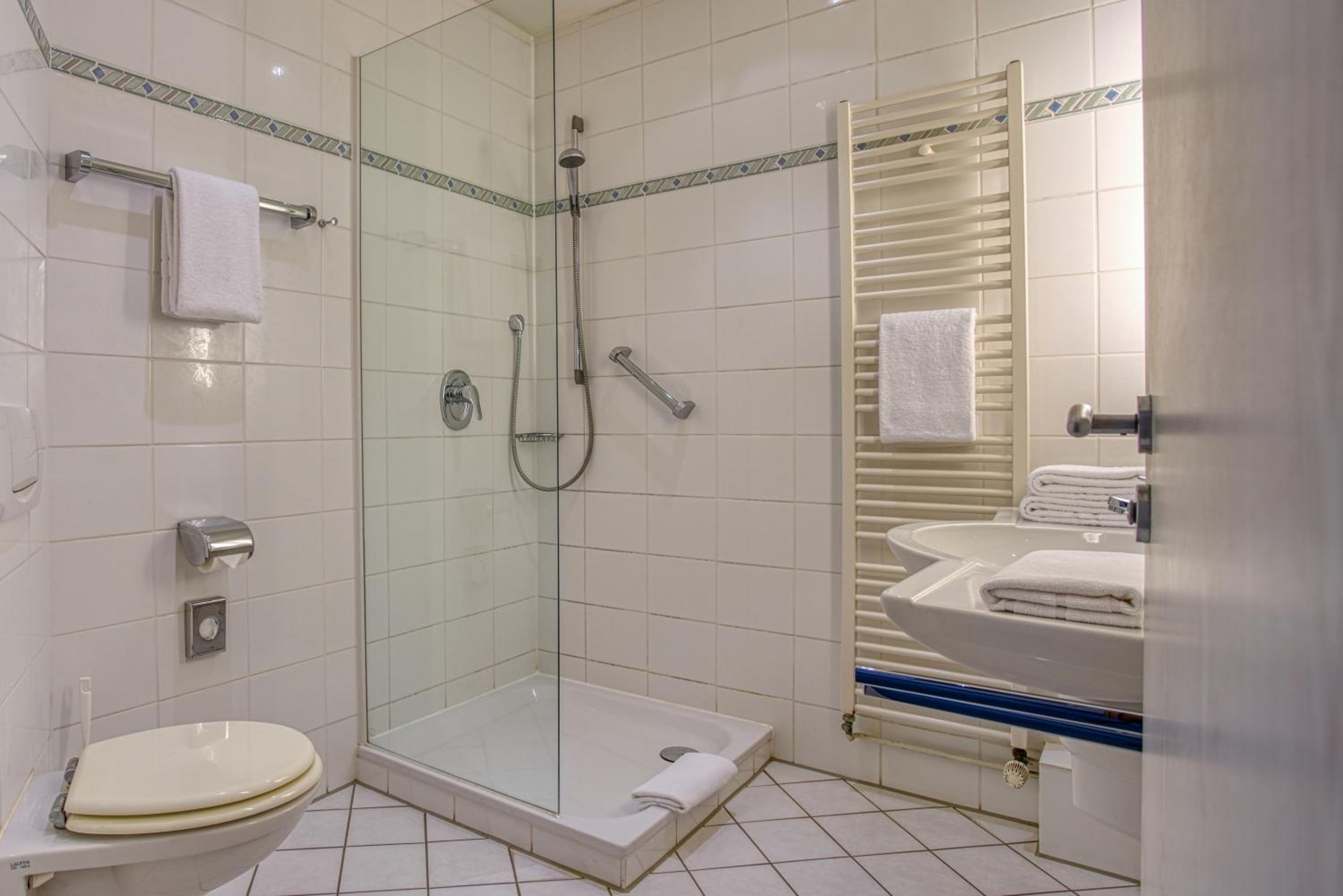 Comfort Double Room with Shower - Photo 2