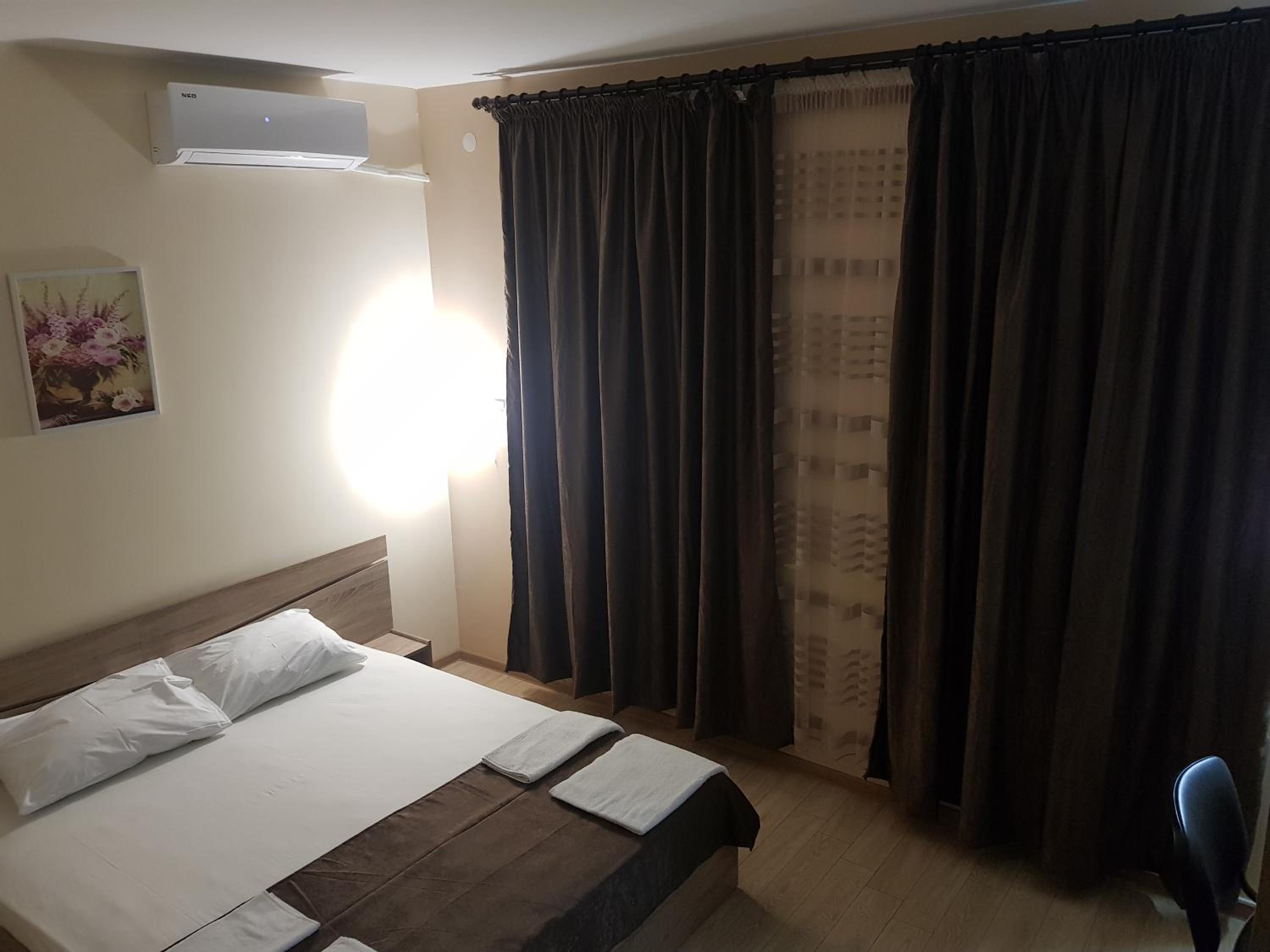 Standard King Room photo 2