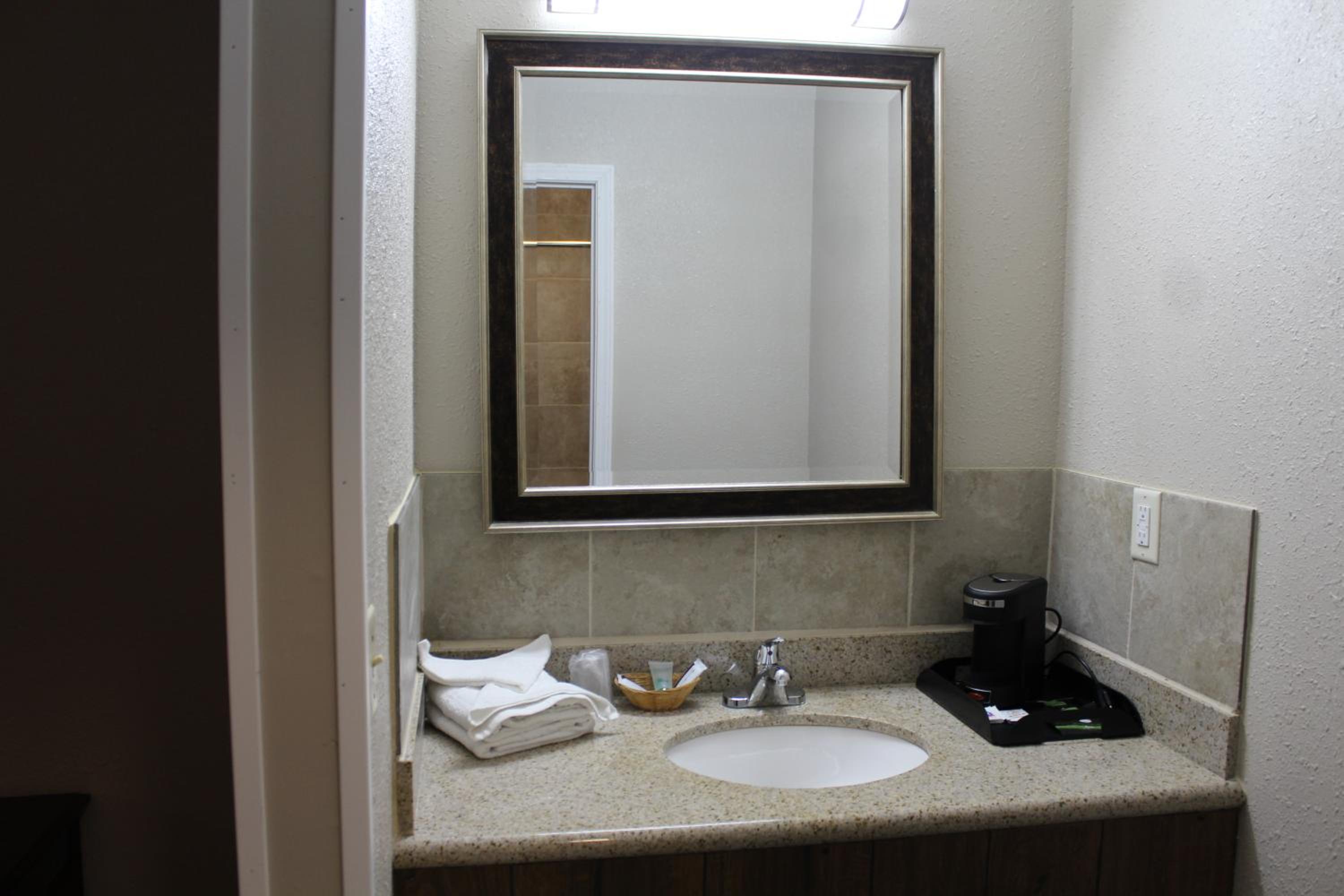 Deluxe King Room photo 3