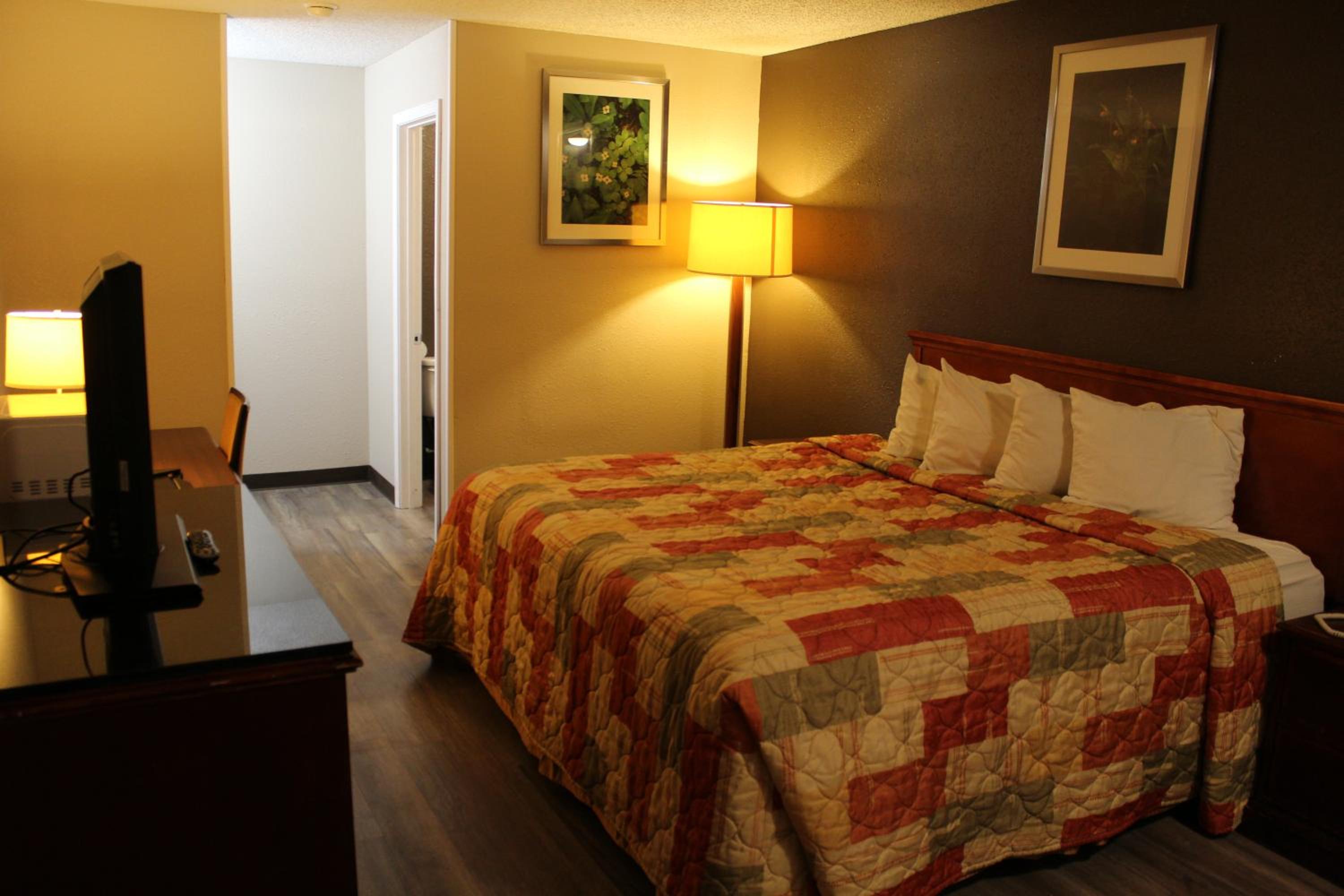 Deluxe King Room photo 1