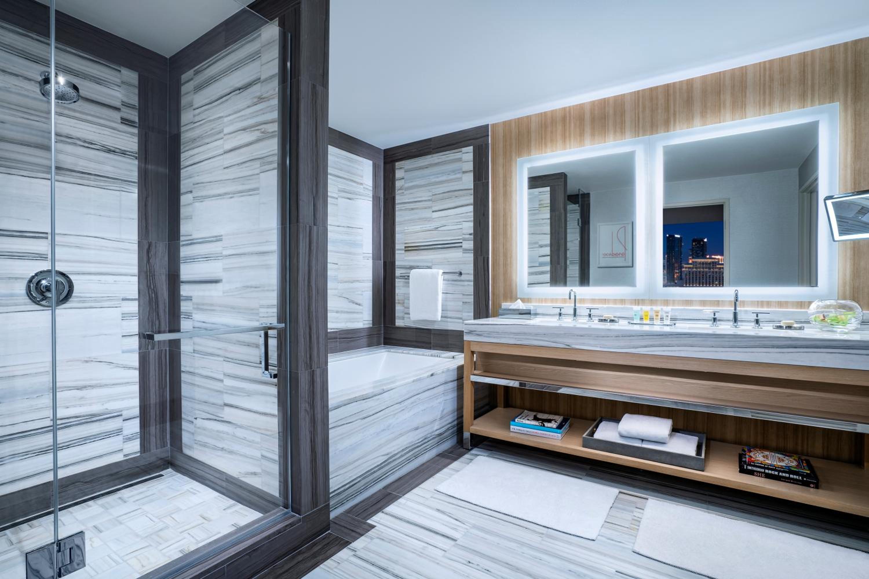Executive Suite - Photo 2