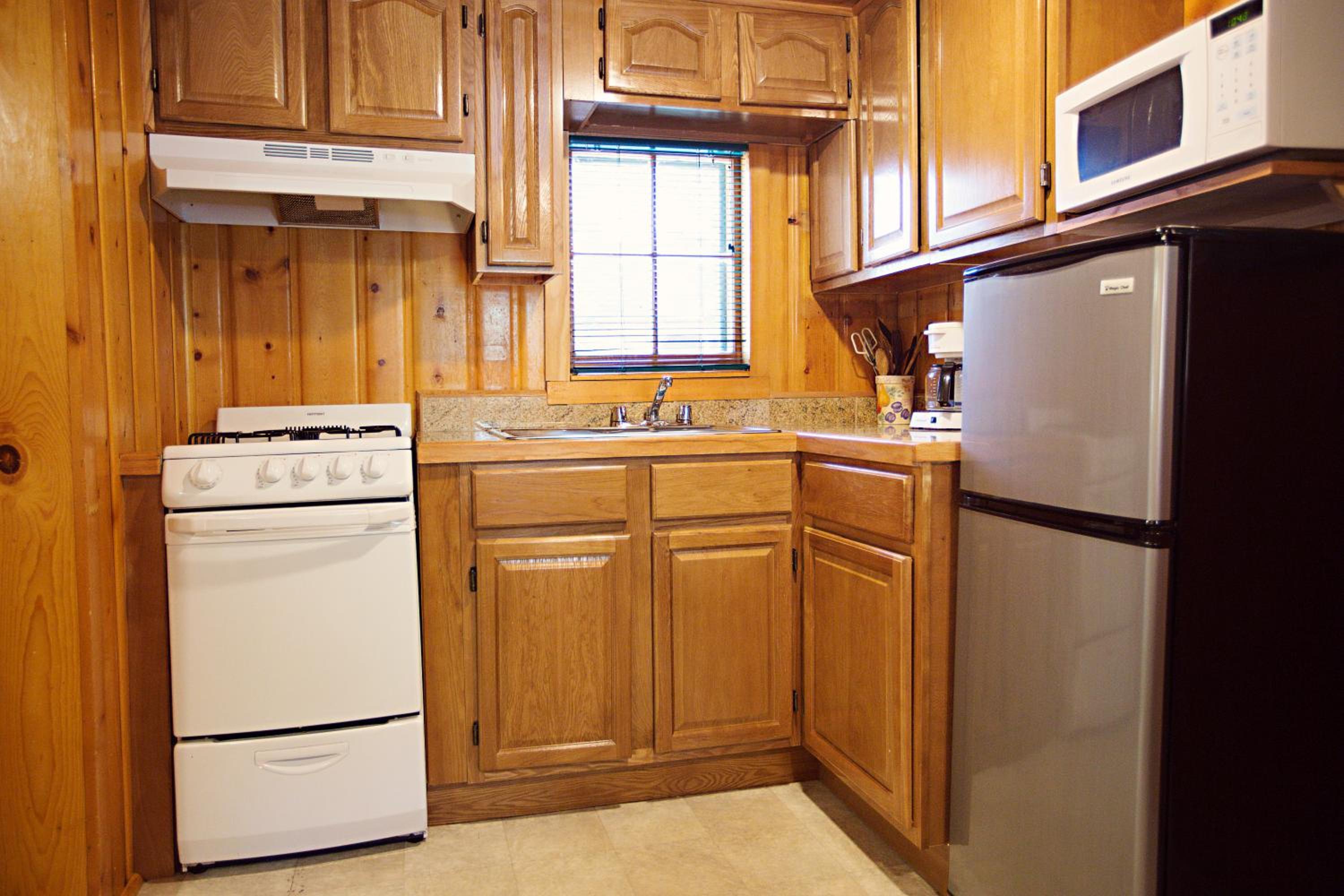 Two-Bedroom House - Photo 2