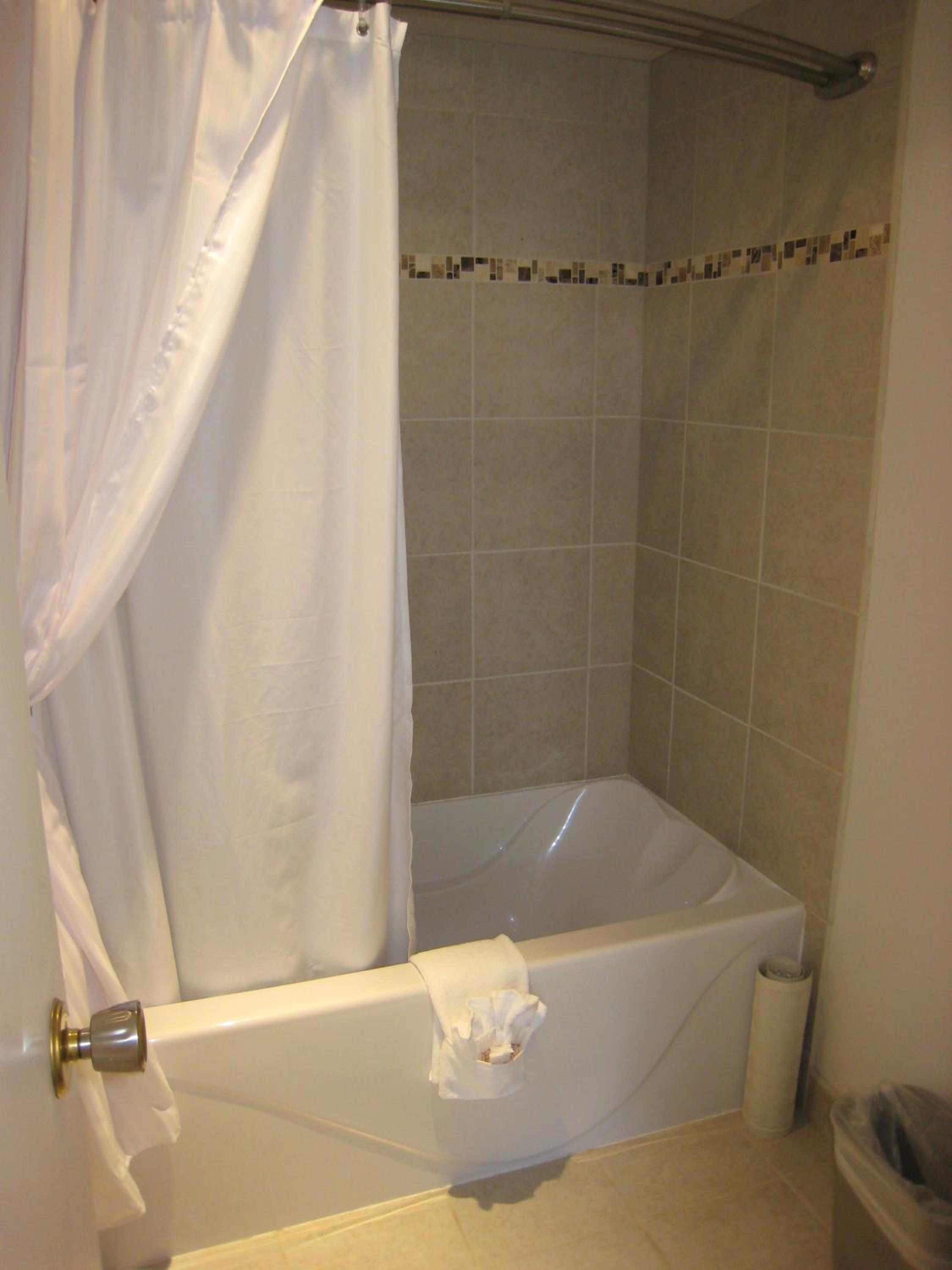 Deluxe Queen Room with Two Queen Beds photo 2