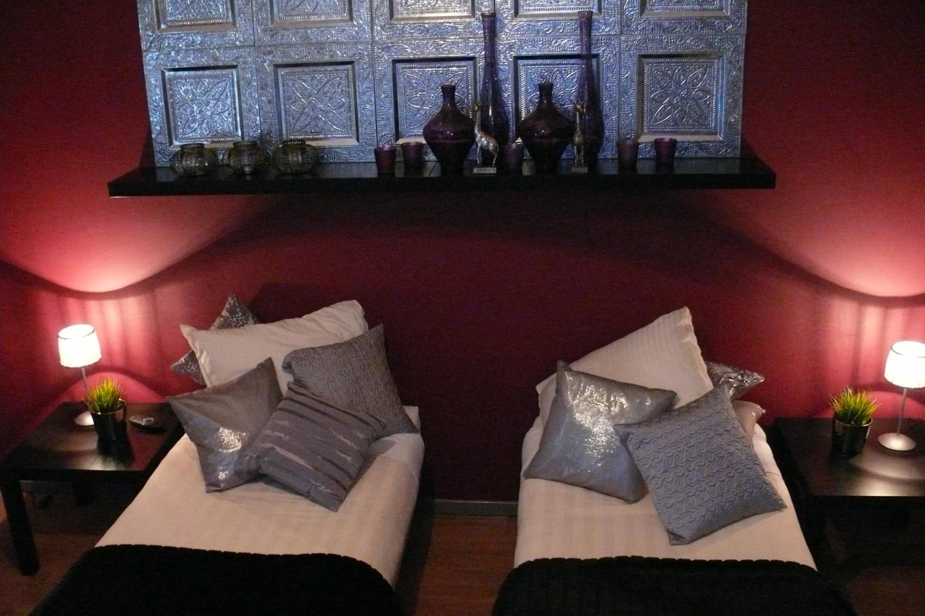 Agadir Twin Room (Private bathroom in hallway) - Photo 5