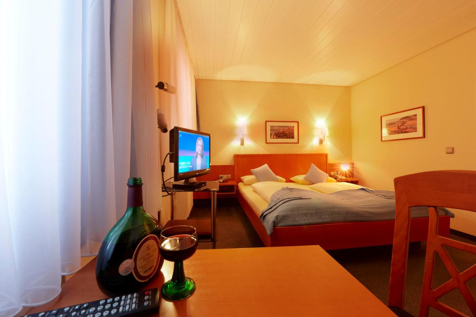 Standard Double Room - Photo 6