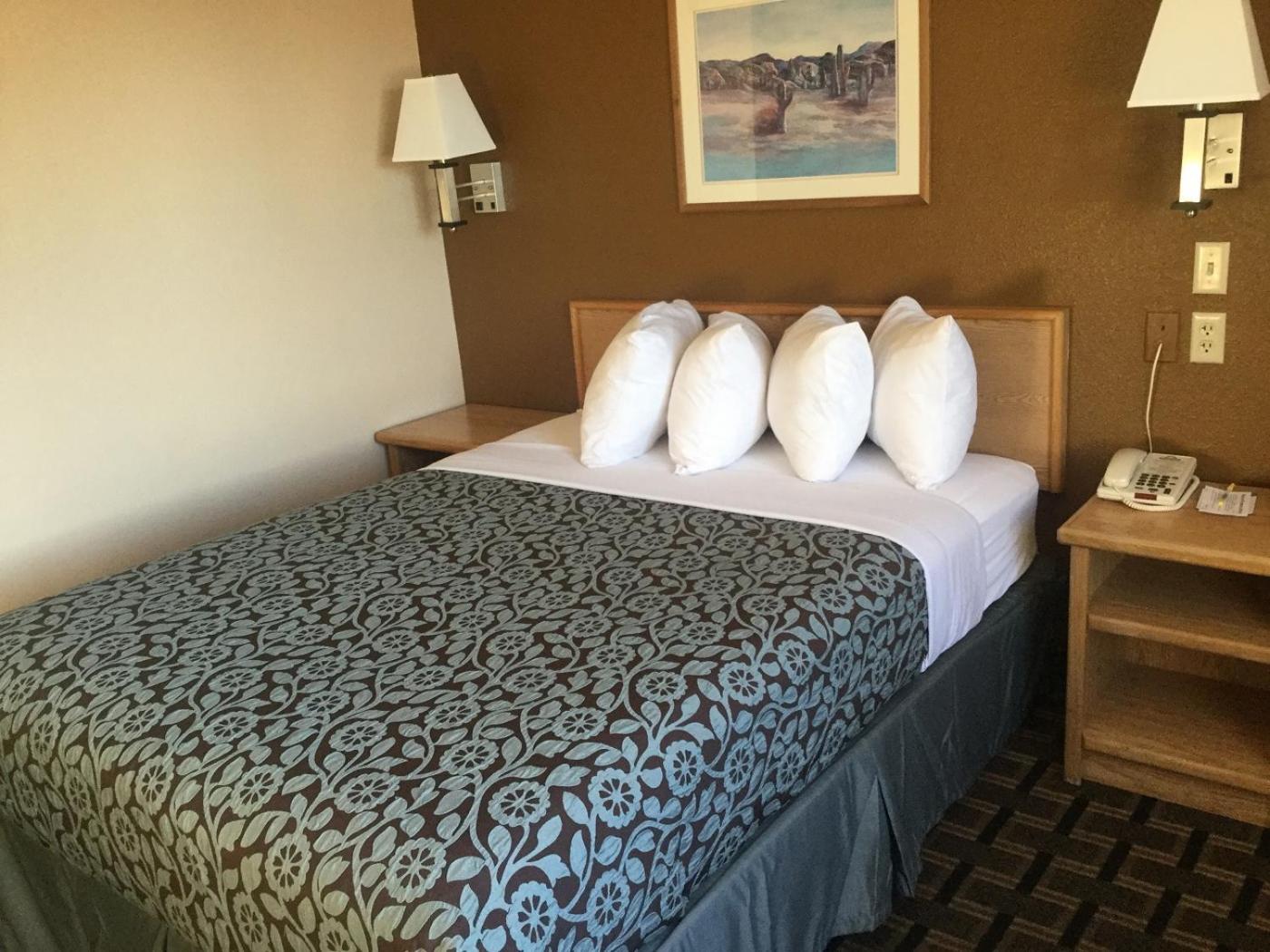 Queen Room - Disability Access/Non-Smoking - Photo 2