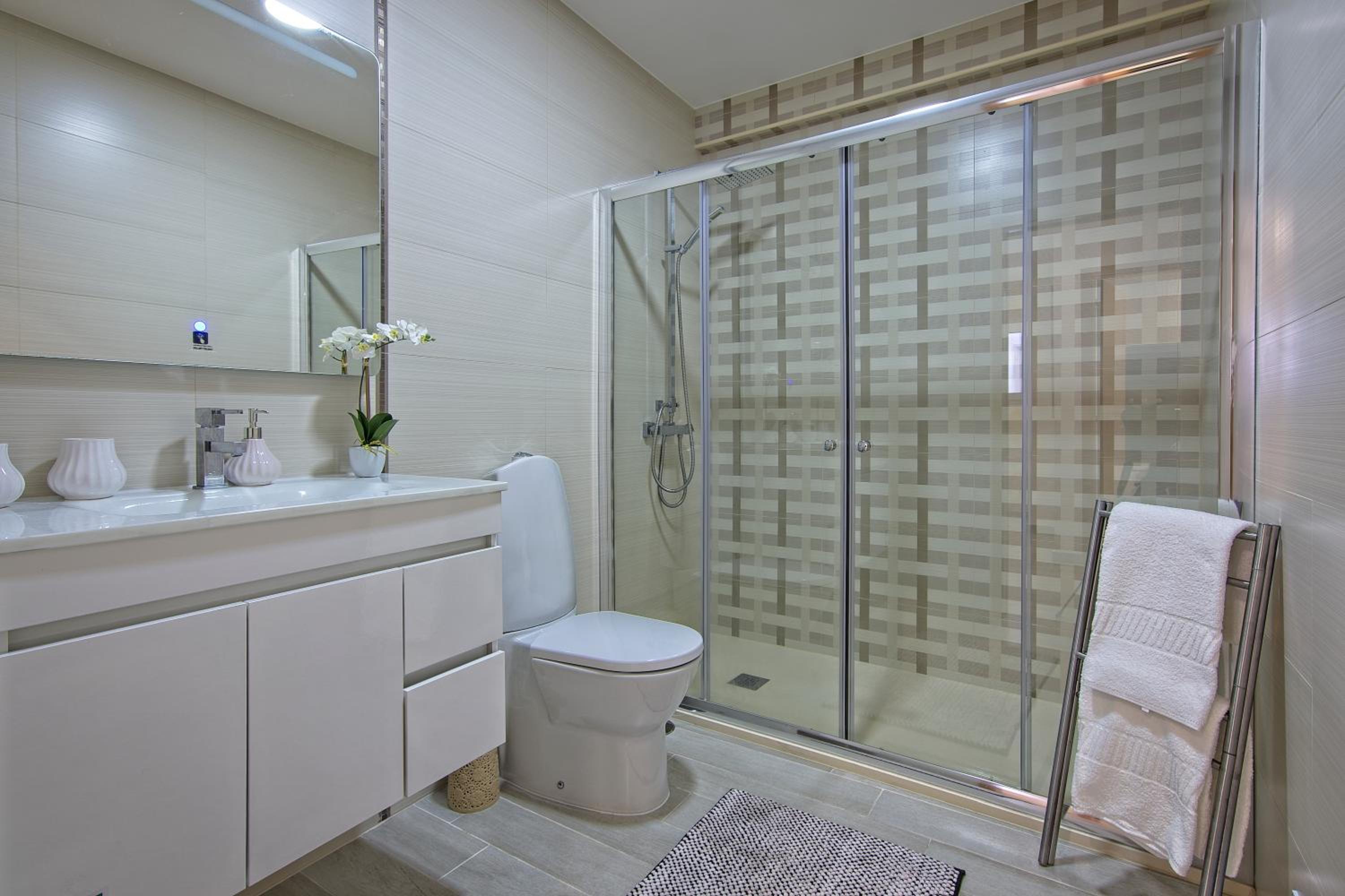 One-Bedroom Apartment - Photo 17