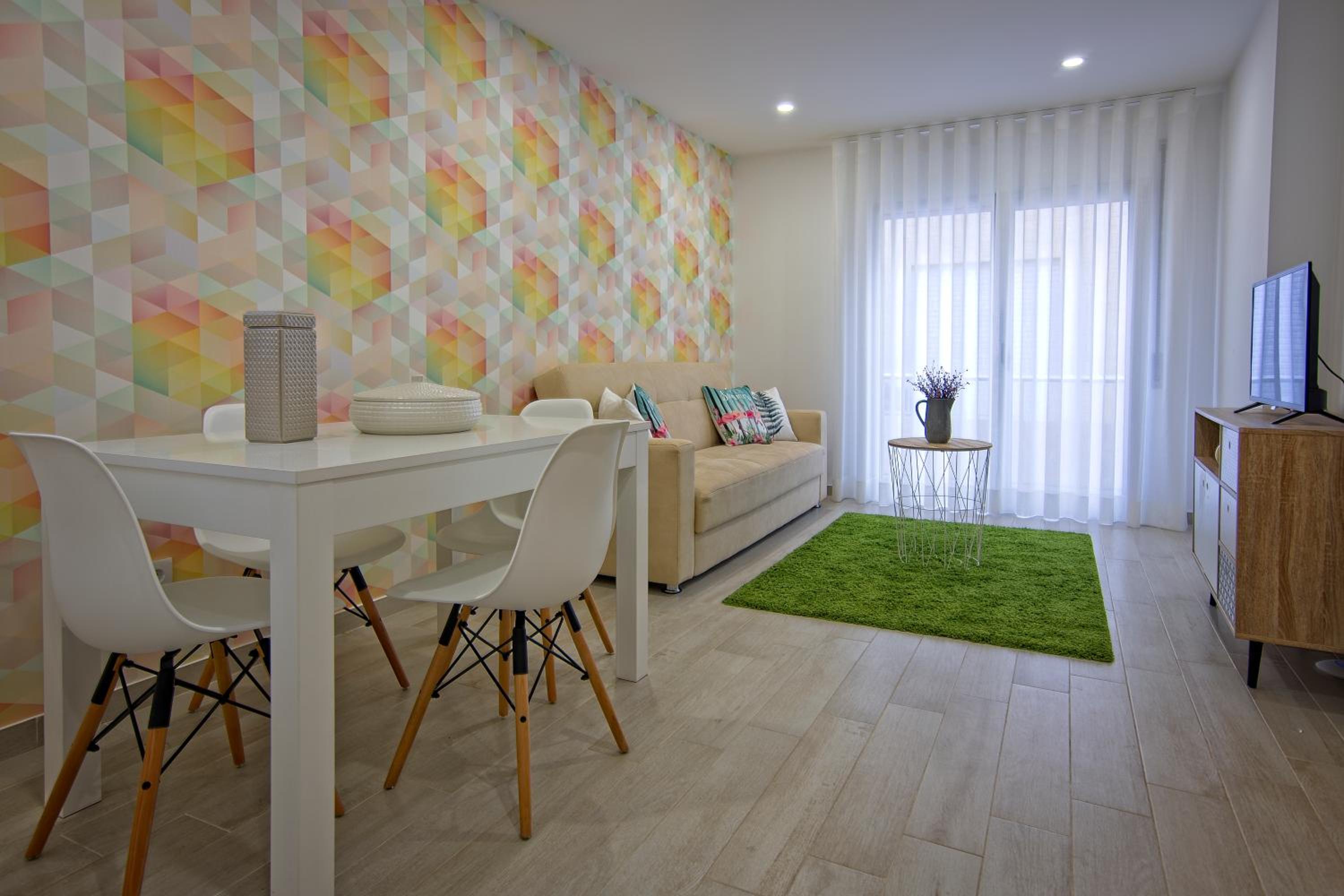 One-Bedroom Apartment - Photo 12