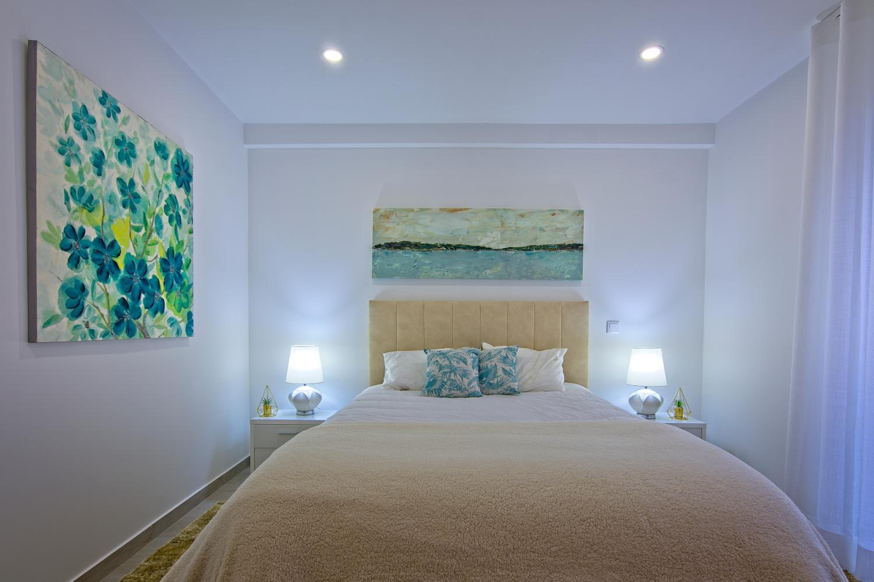 One-Bedroom Apartment - Photo 8